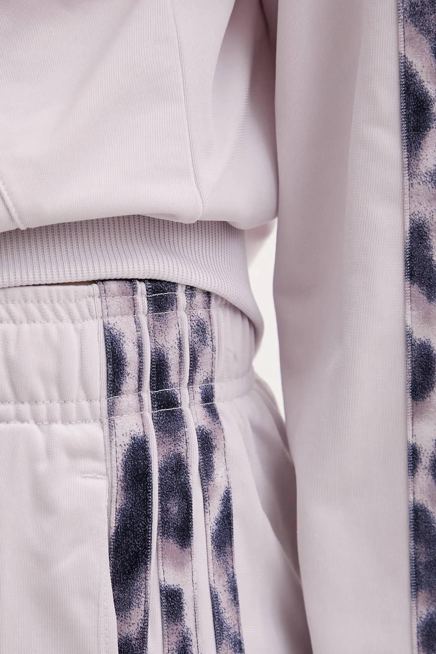 Комплект женского спортивного костюма «3 полоски» - фото 6