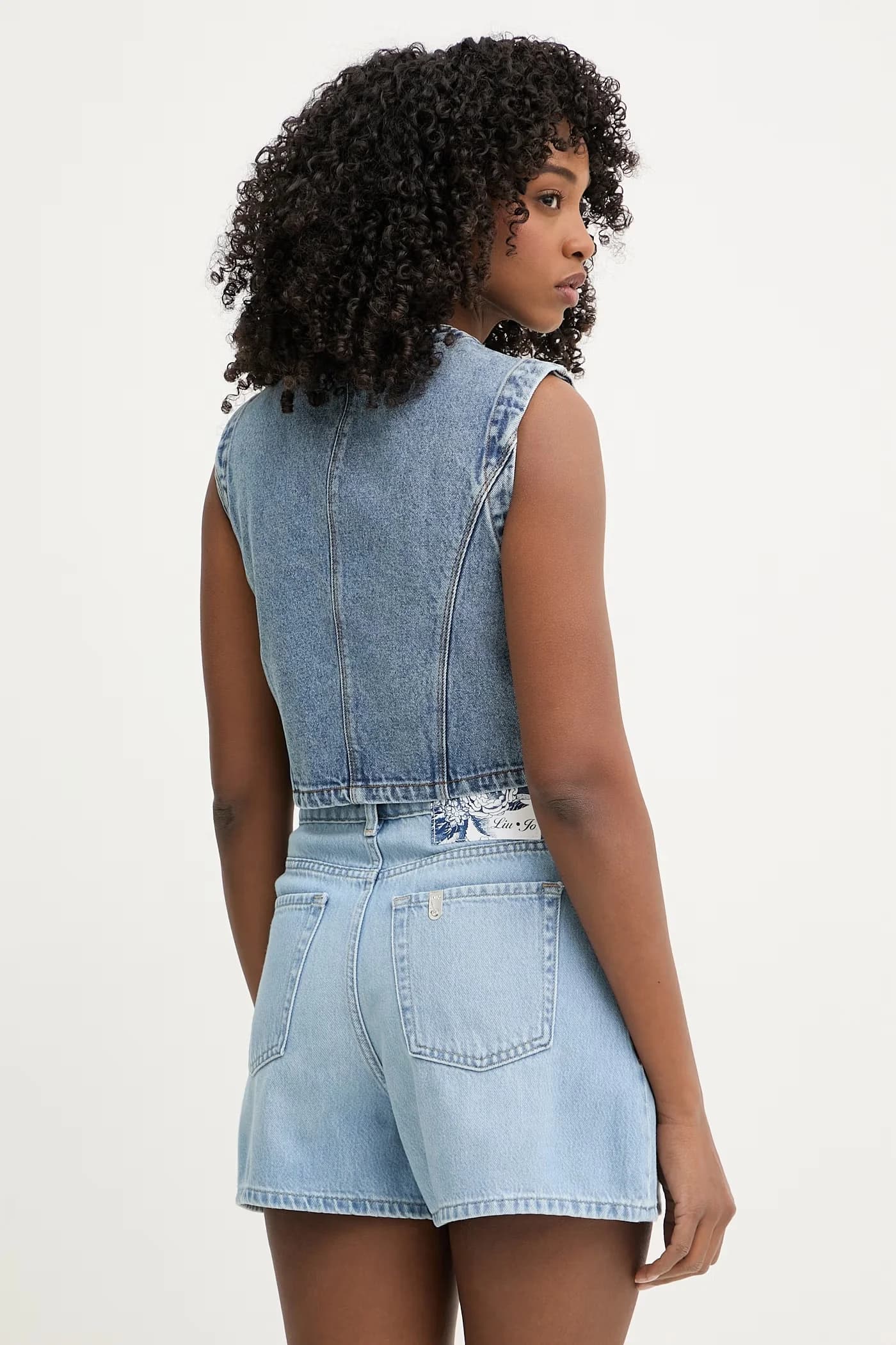 Женский джинсовый жилет - фото 3