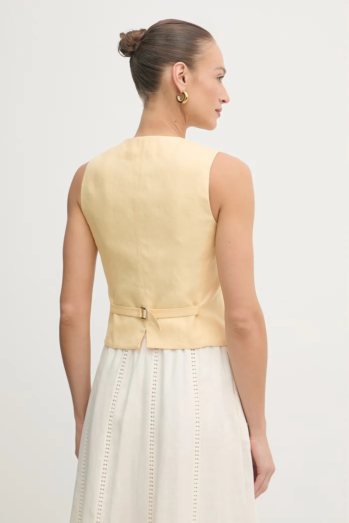 Женский однобортный льняной жилет PACE - фото 3