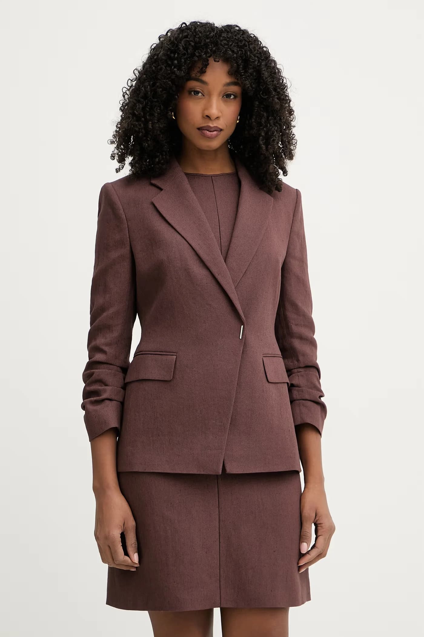 Женский двубортный пиджак с льном