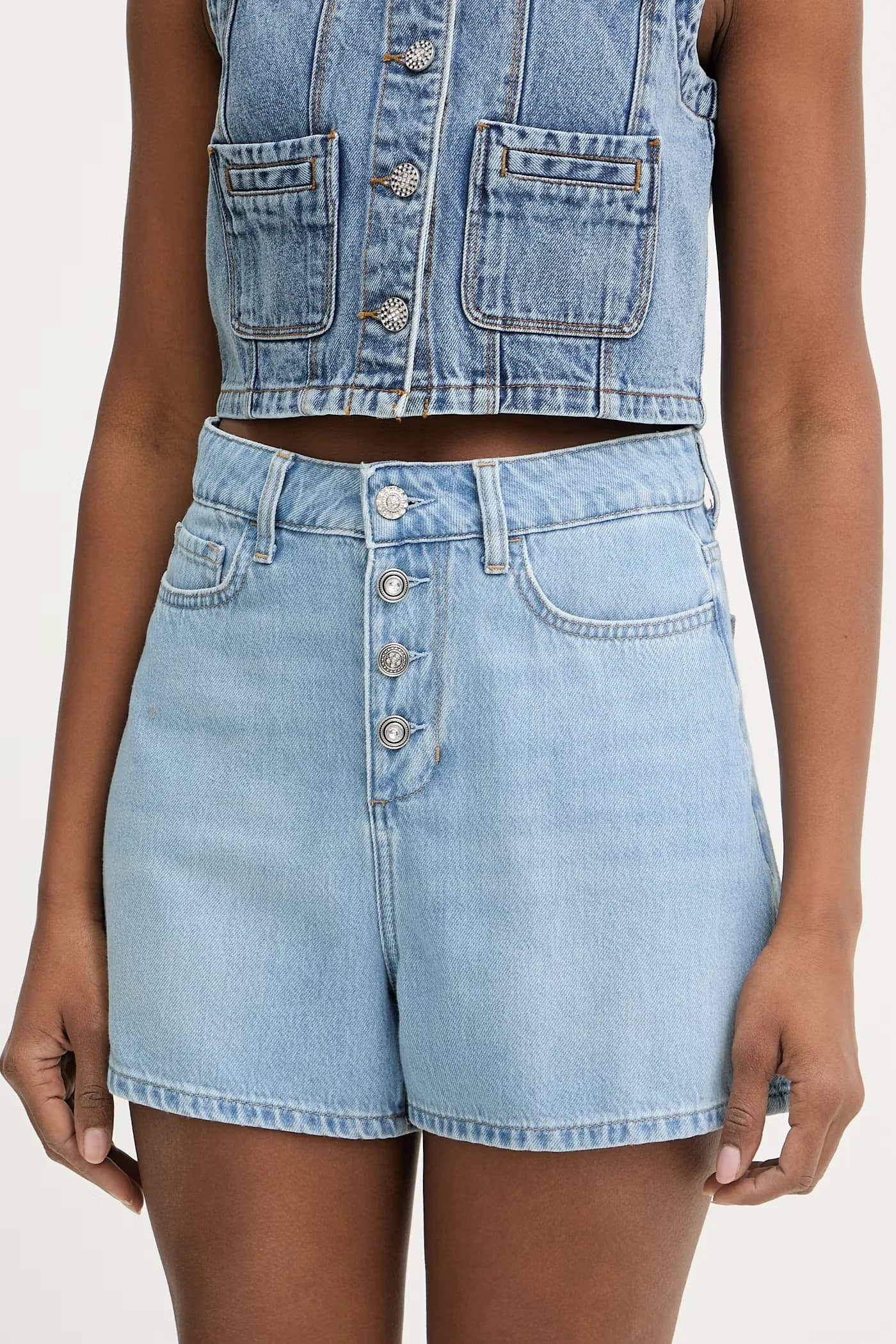 Женские джинсовые шорты