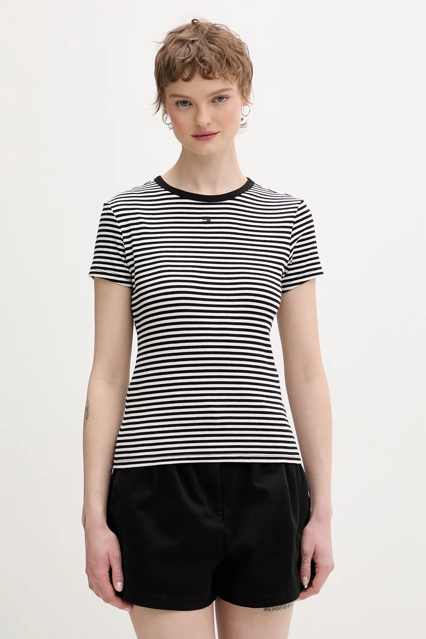 Базовая женская футболка из хлопка с эластаном