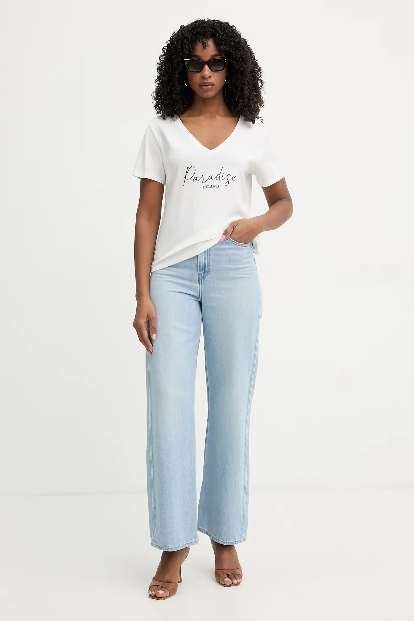 Женская футболка - фото 2