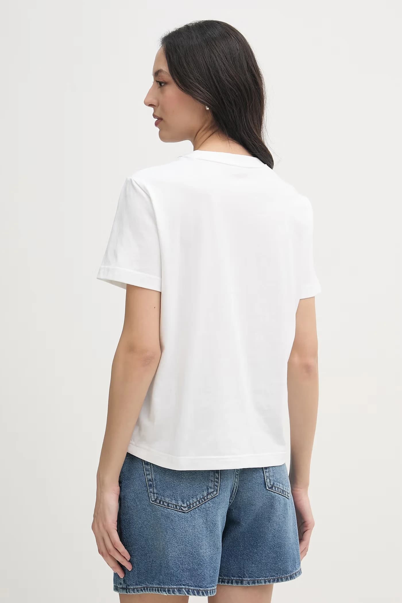 Базовая женская хлопковая футболка - фото 5