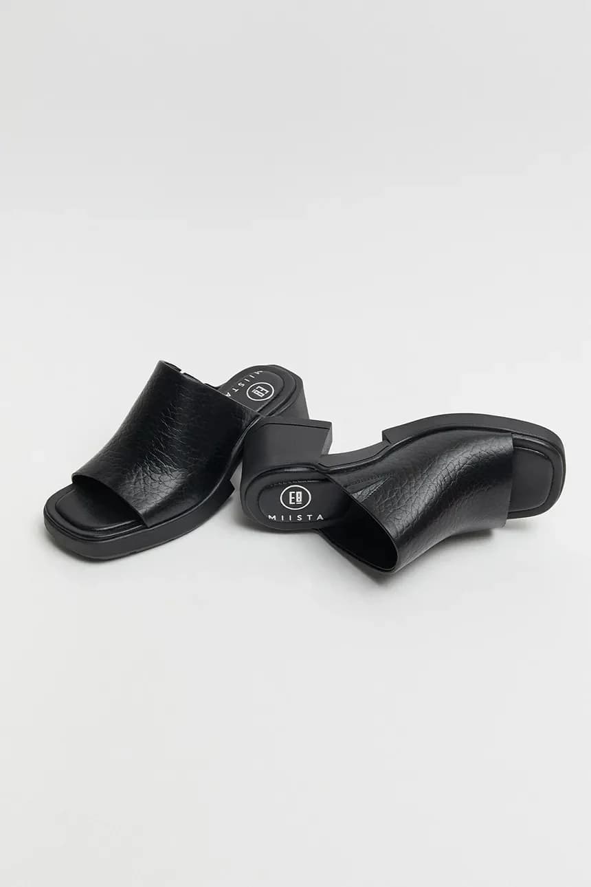 Кожаные шлепанцы Clarin - фото 2