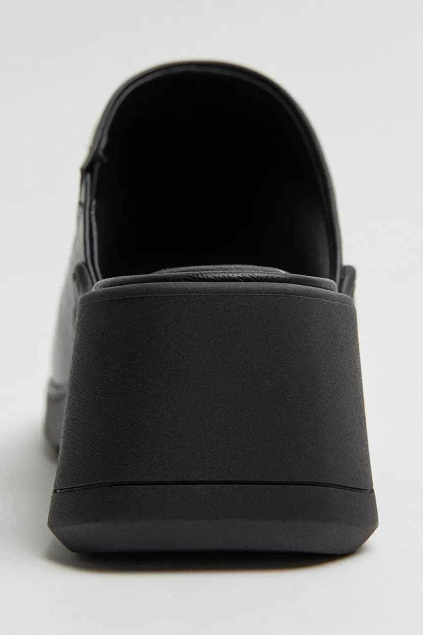 Кожаные шлепанцы Clarin - фото 4