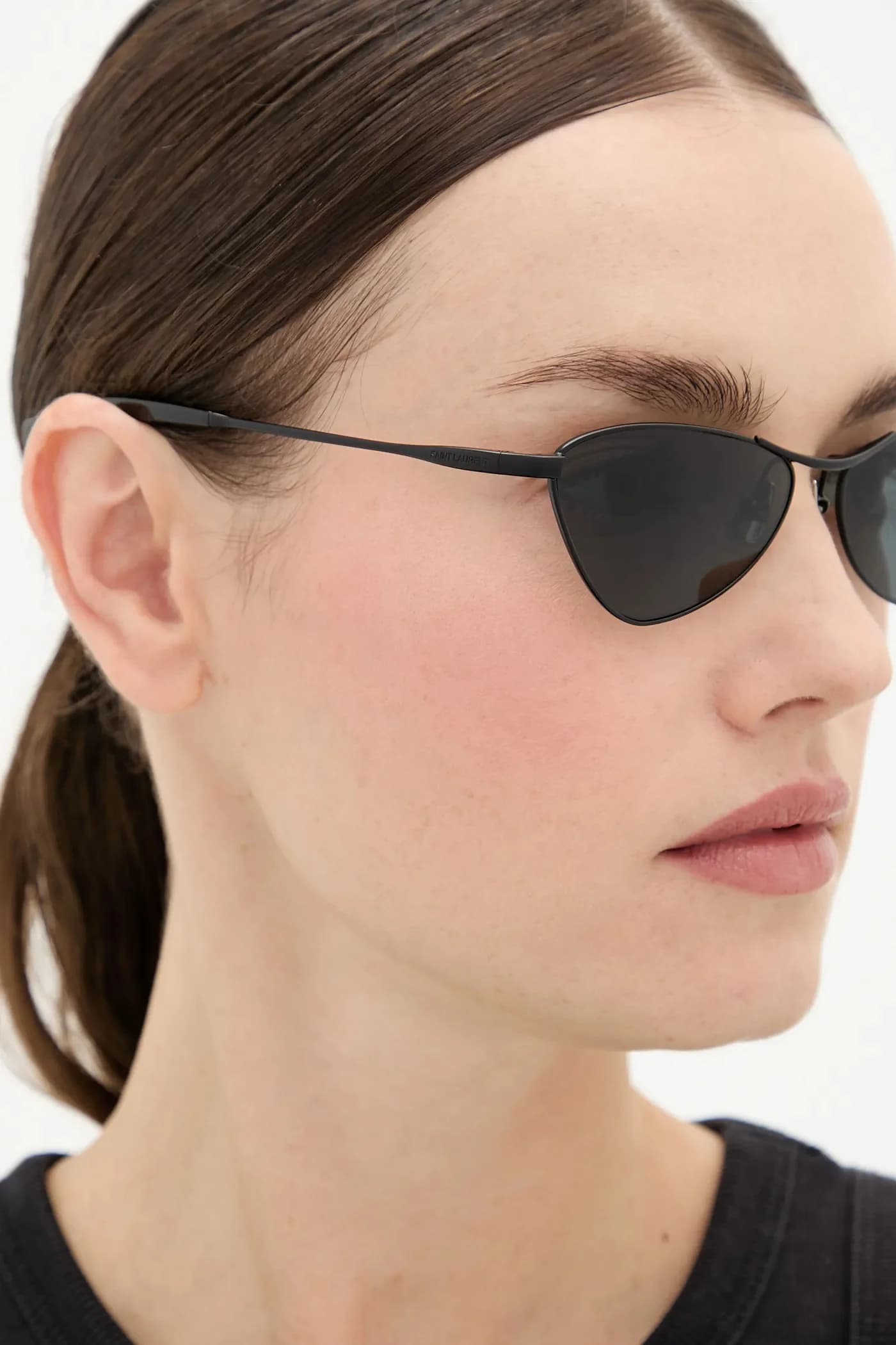 Солнцезащитные очки - фото 11