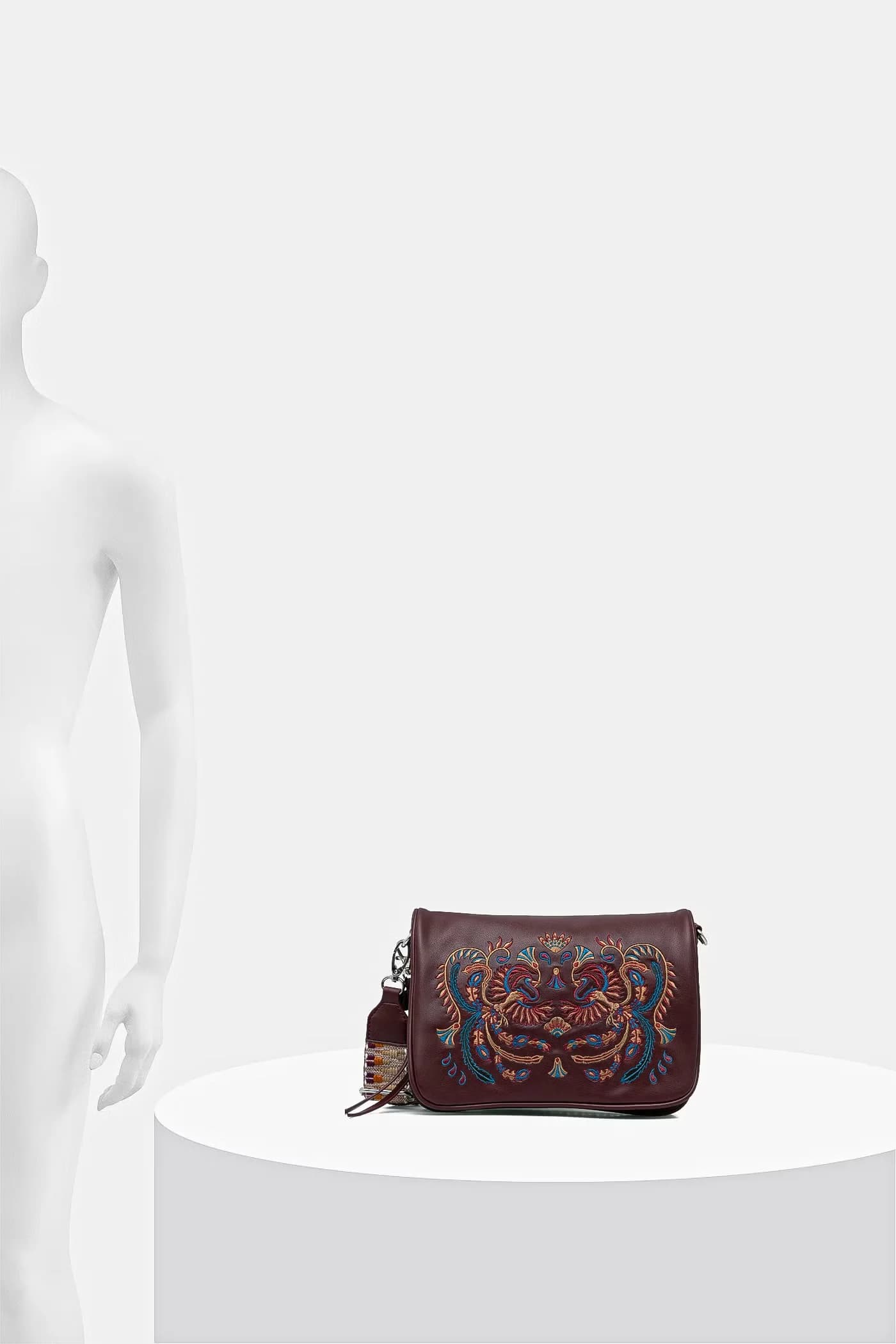 Женская сумка через плечо из искусственной кожи. - фото 6