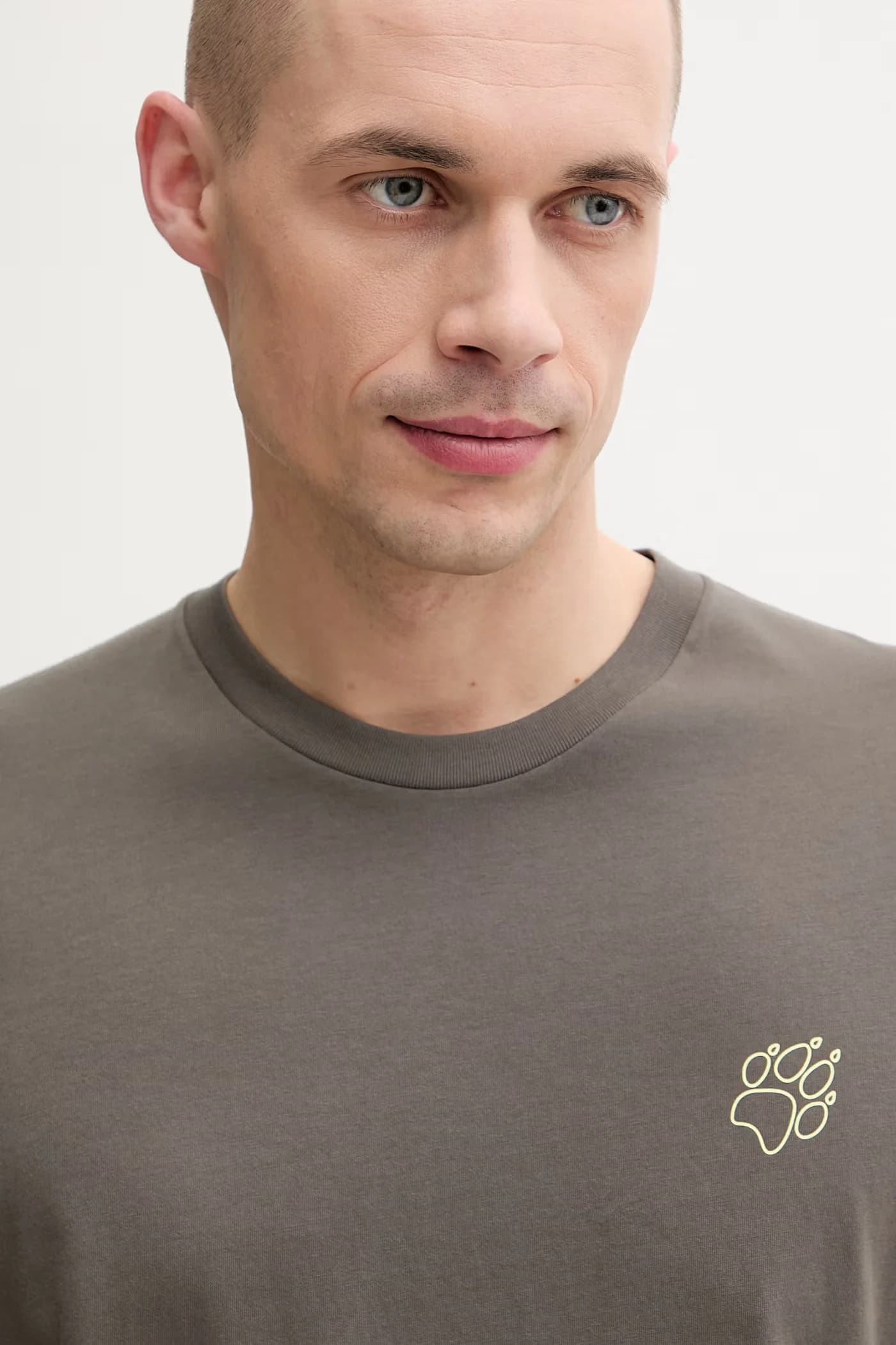 Мужская хлопковая футболка Celebrate The Paw - фото 4