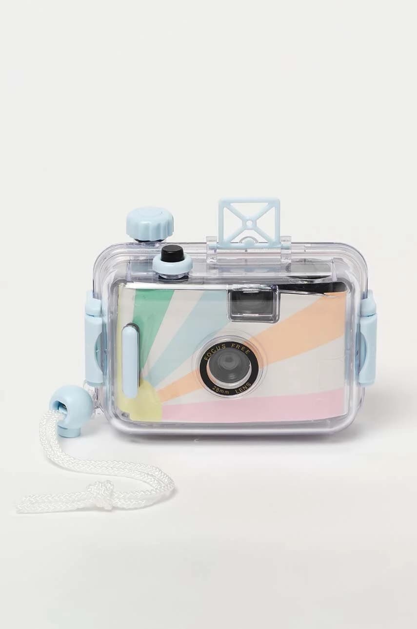 Водонепроницаемая камера Pastel Gelato у бассейна