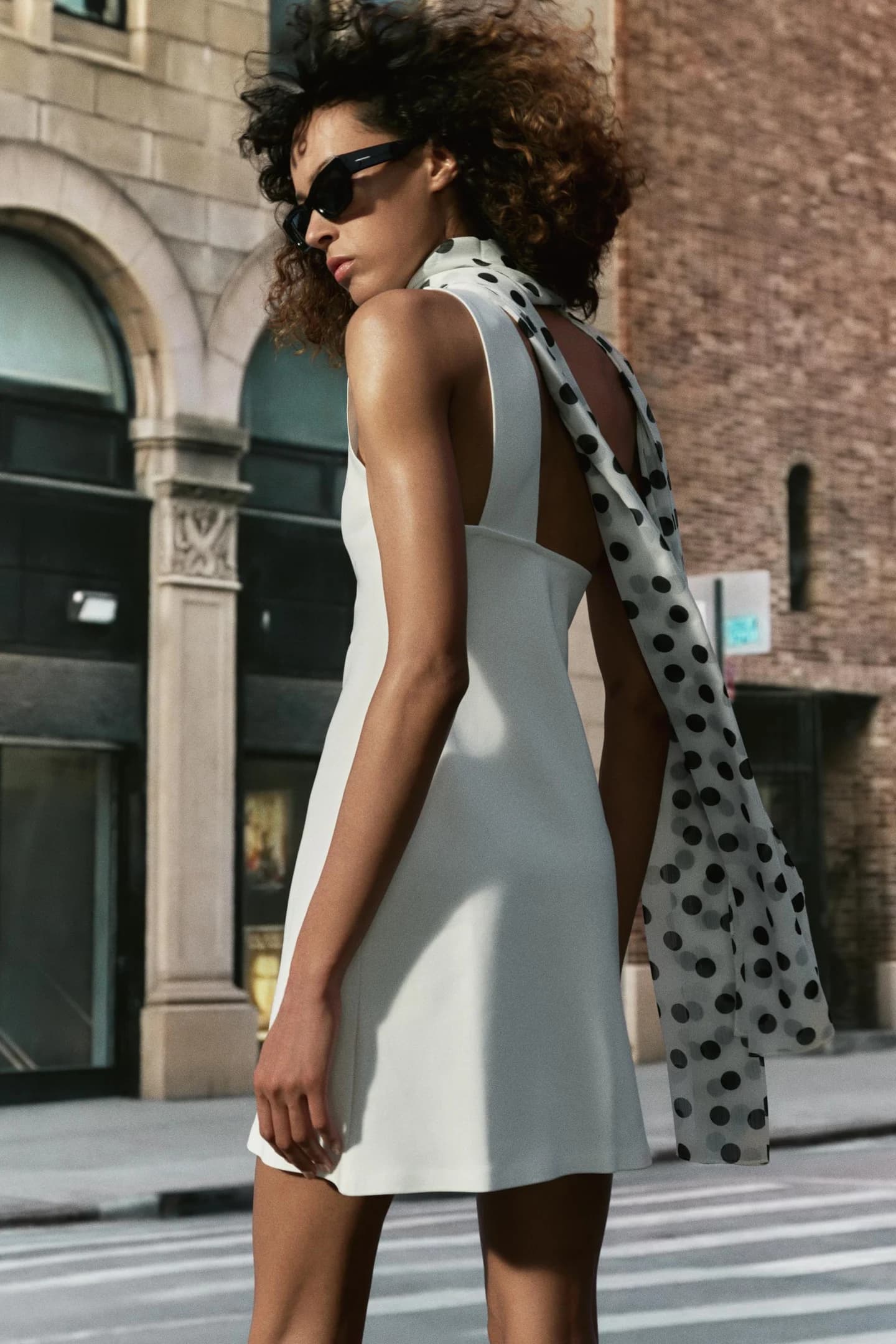 ПЛАТЬЕ С ХАЛТЕРОМ С ГОРШКАМИ - фото 2