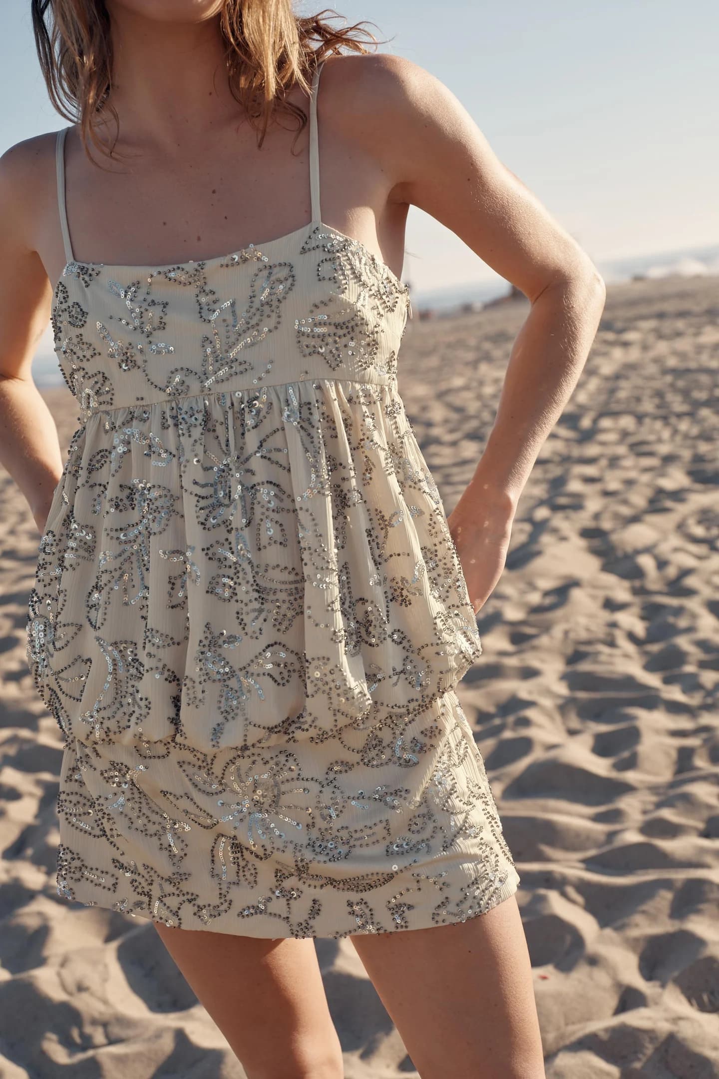 МИНИ-ПЛАТЬЕ С БИСЕРОМ - фото 2