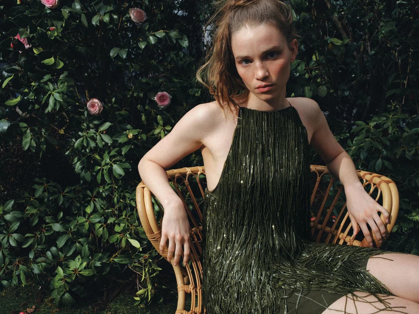 ПЛАТЬЕ С БАХОЙ И ПАЙЕТКАМИ ИЗ КОЛЛЕКЦИИ ZW