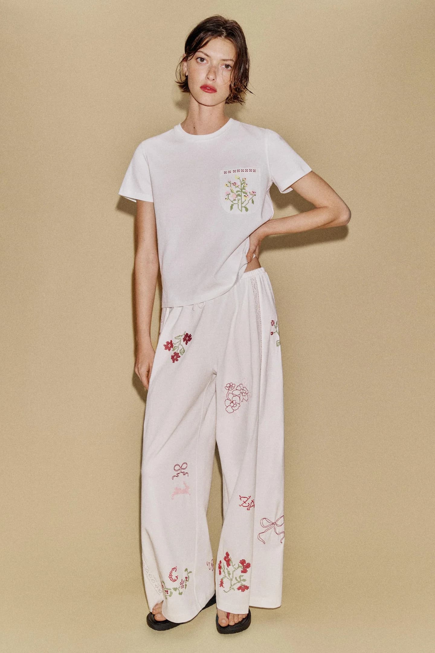 ДЛИННЫЕ БРЮКИ С ВЫШИВКОЙ