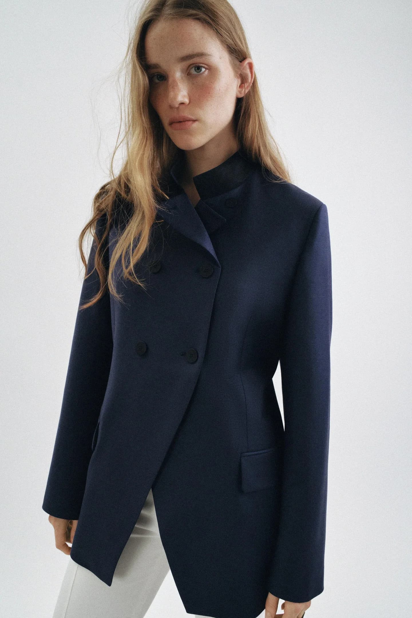 КУРТКА В РЕБРУСКУ С КОНТРАСТНЫМИ ЭЛЕМЕНТАМИ ИЗ КОЛЛЕКЦИИ ZW