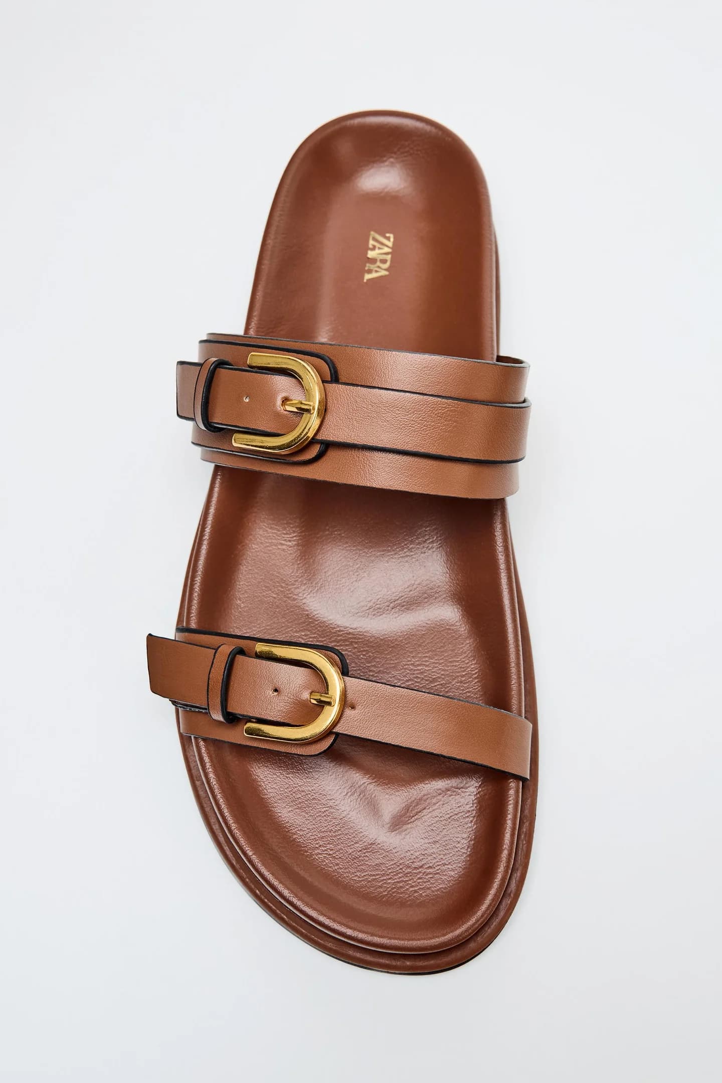 САНДАЛИИ С МЕТАЛЛИЧЕСКИМИ ПРЯЖКАМИ