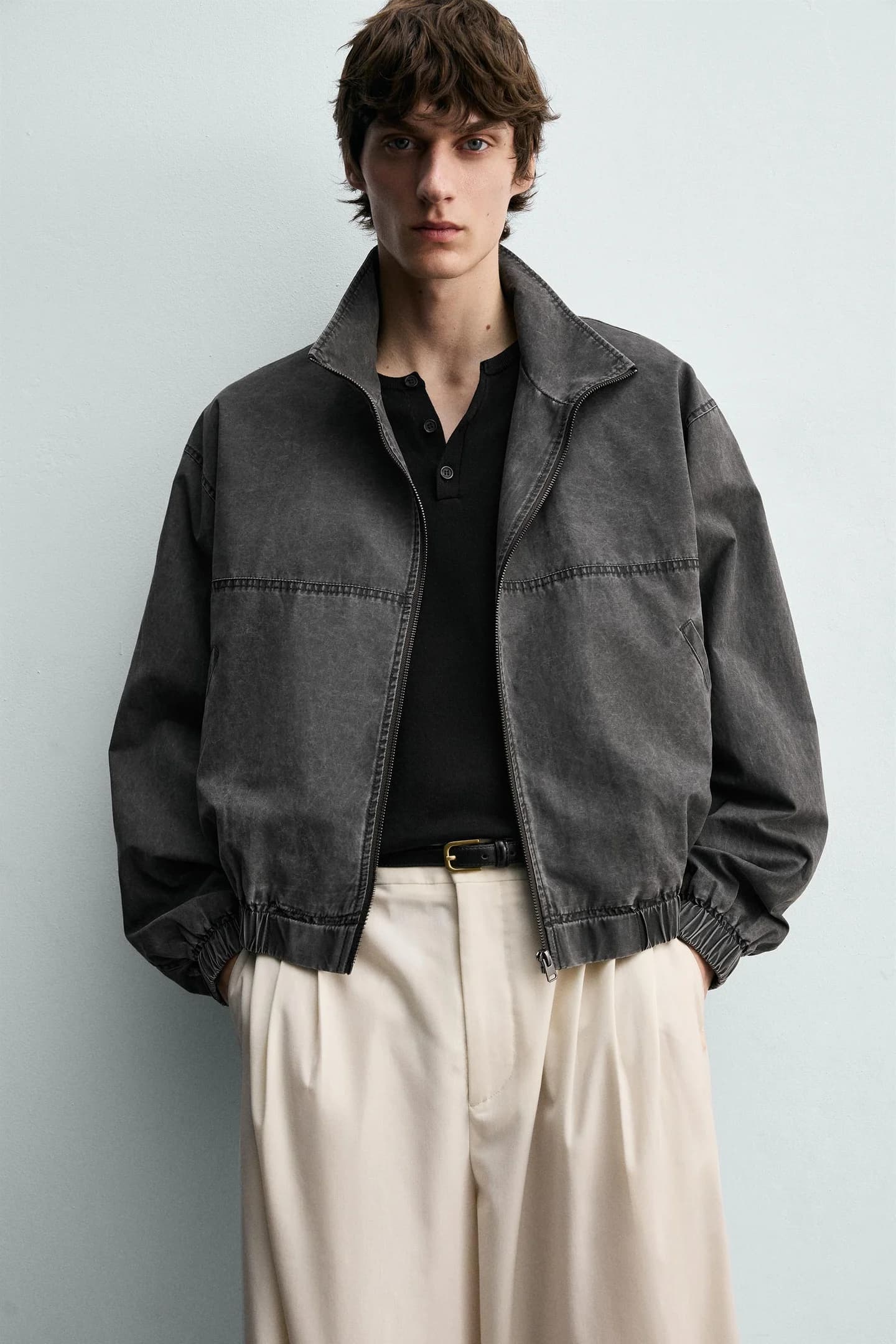 УКОРОЧЕНАЯ КУРТКА С ЭФФЕКТОМ СТИРКИ