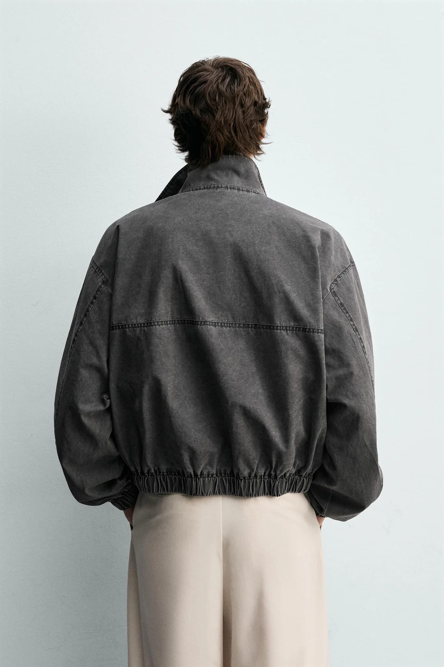 УКОРОЧЕНАЯ КУРТКА С ЭФФЕКТОМ СТИРКИ - фото 5