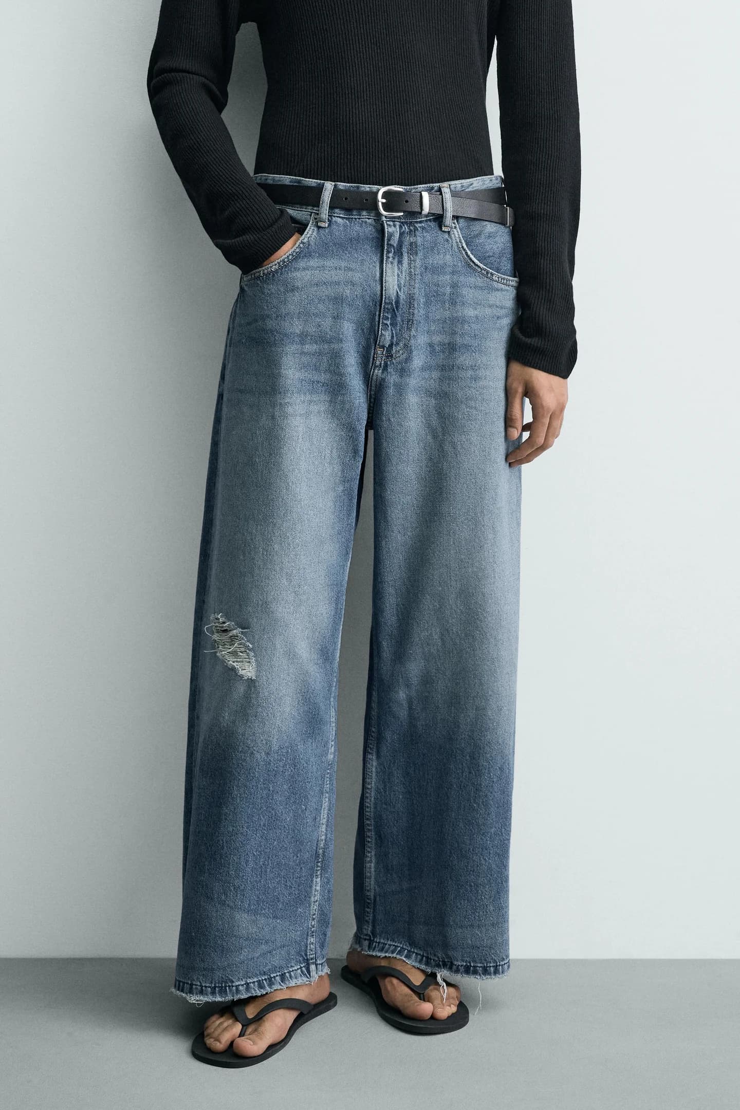 ДЖИНСЫ РАССЛАБЛЕННОГО КРОЯ С РИФАМИ