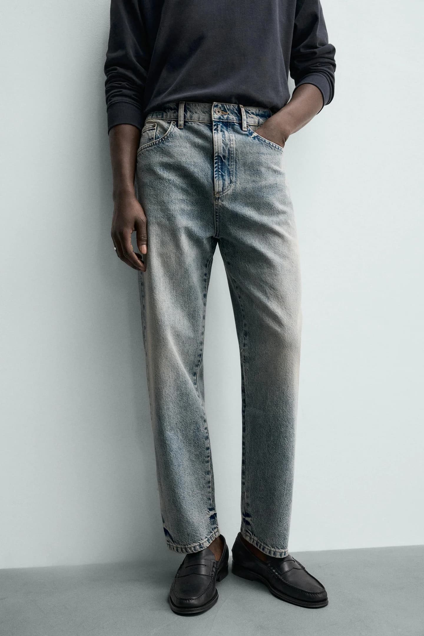 ПРЯМЫЕ ДЖИНСЫ С ВЫРЕЗОМ ПО щиколотку