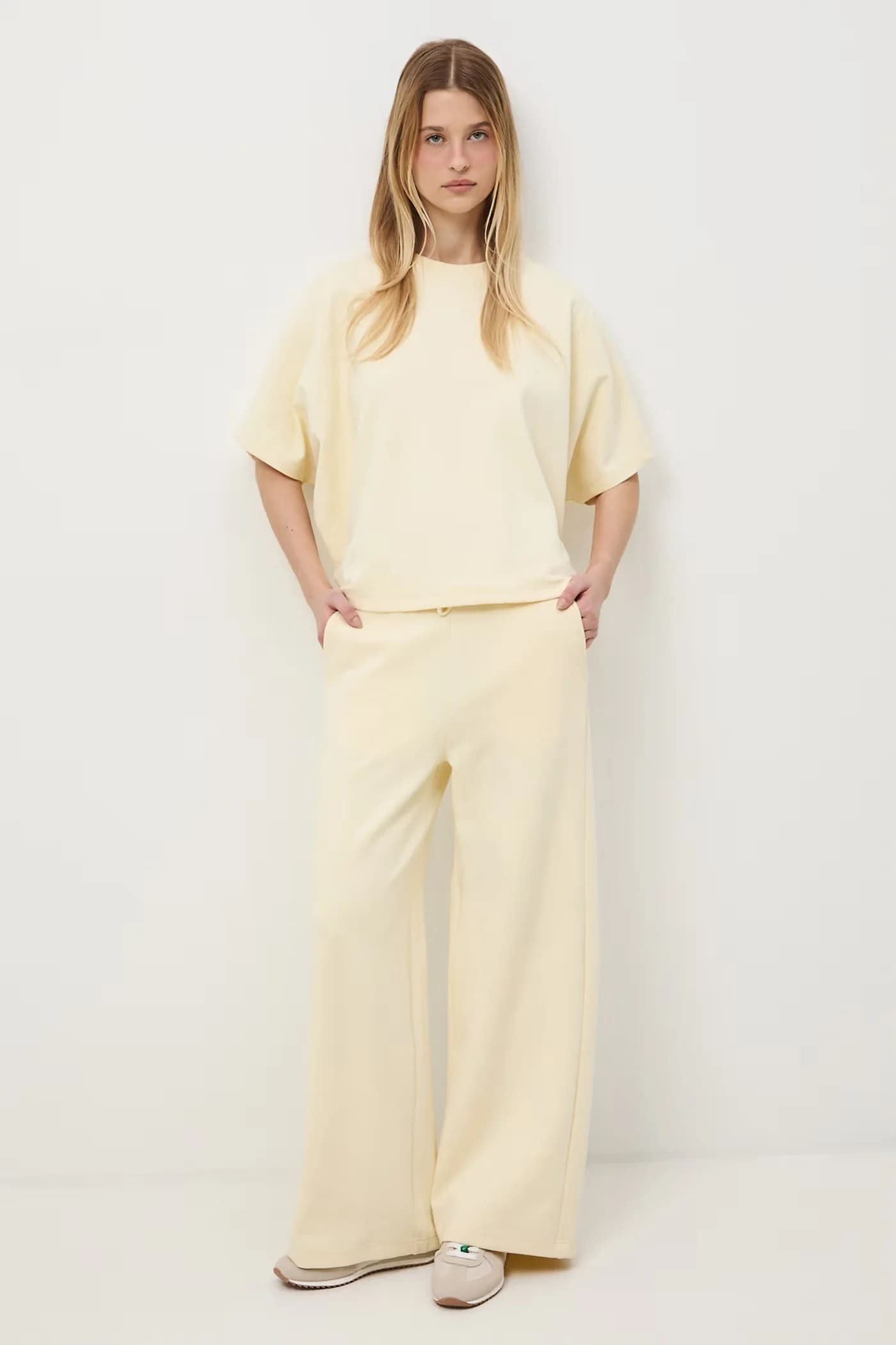 Женская футболка - фото 2