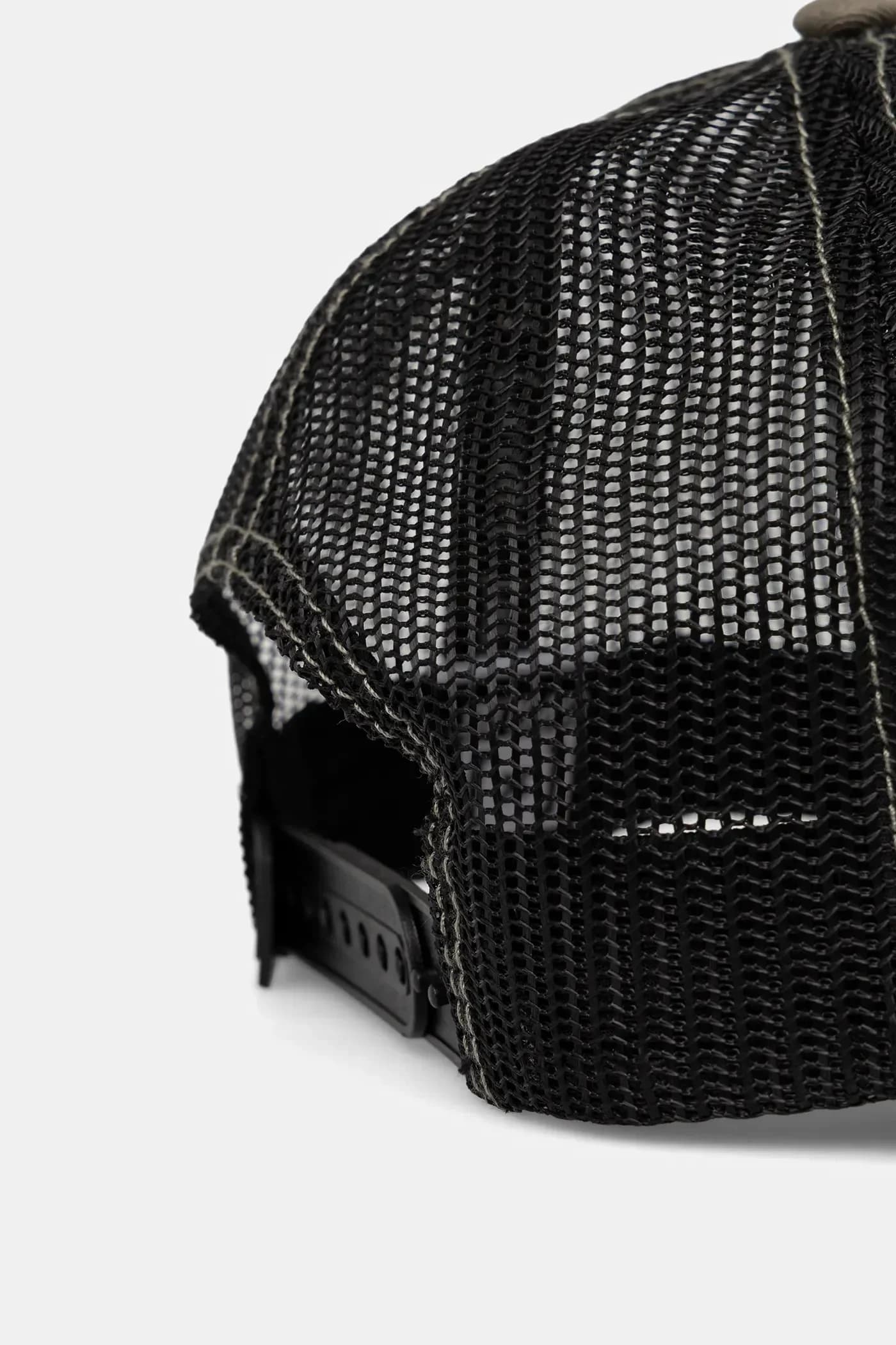 бейсболка из коллаборации с Looney Tunes - фото 3