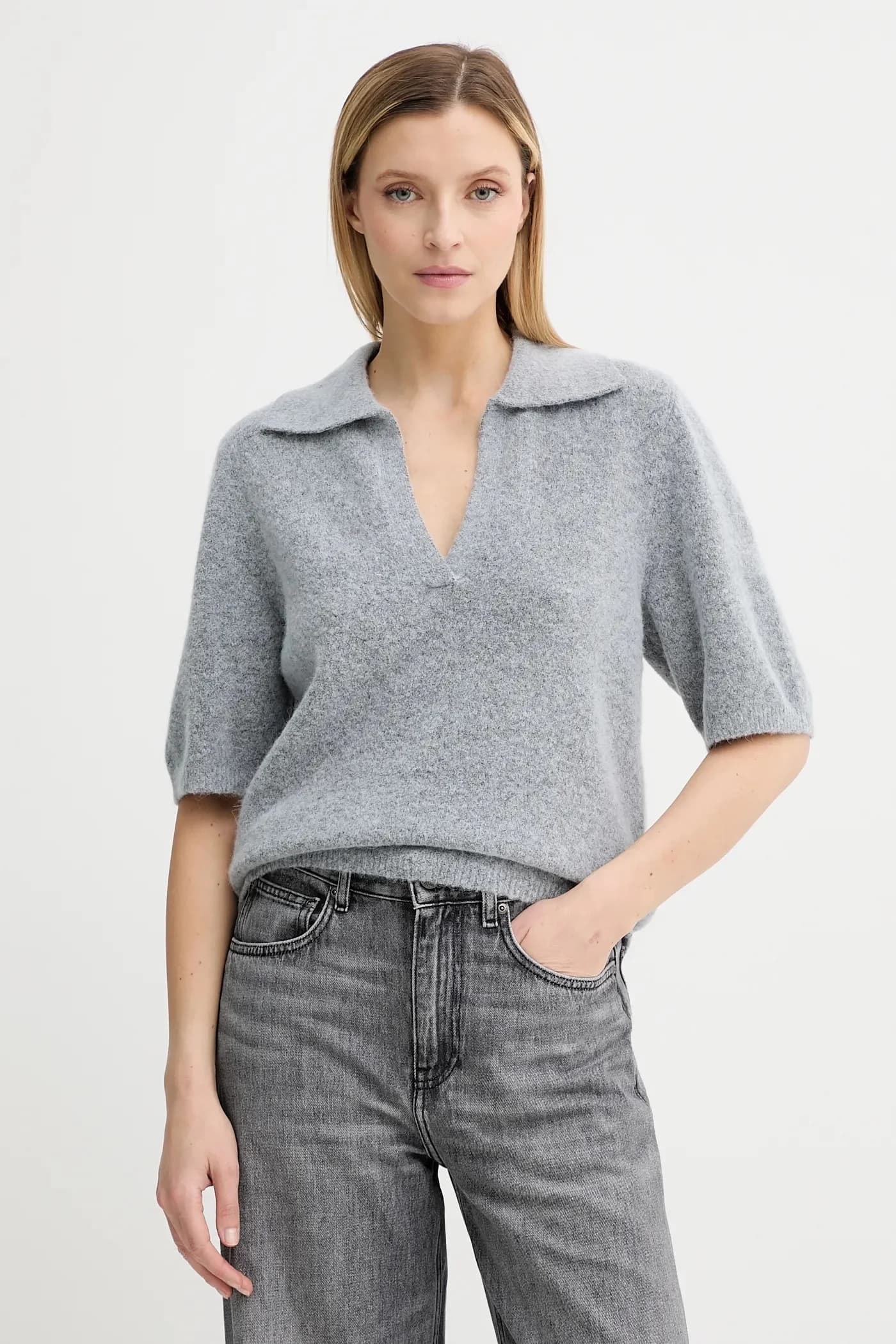 Шерстяной свитер