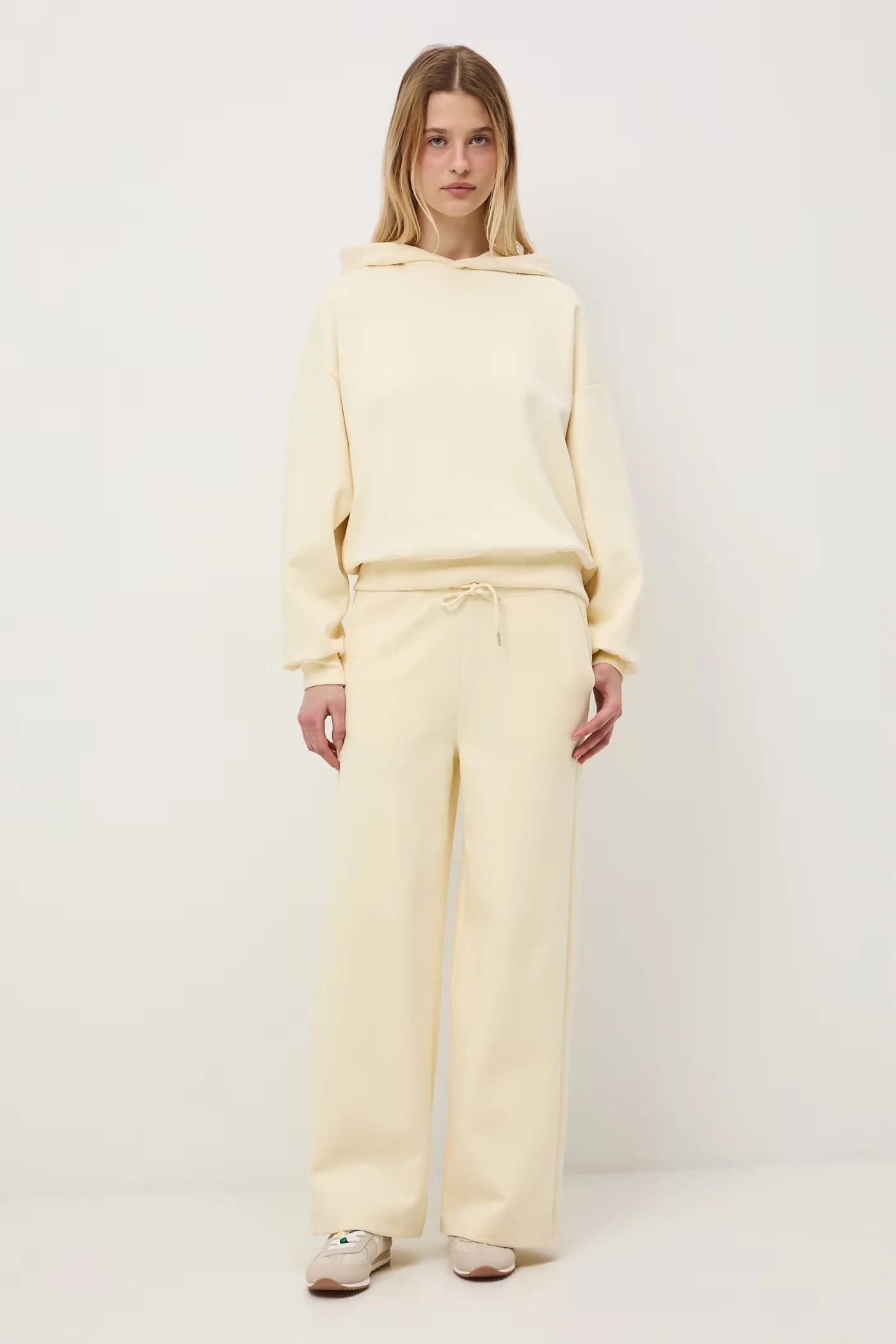 Женская толстовка с капюшоном - фото 2