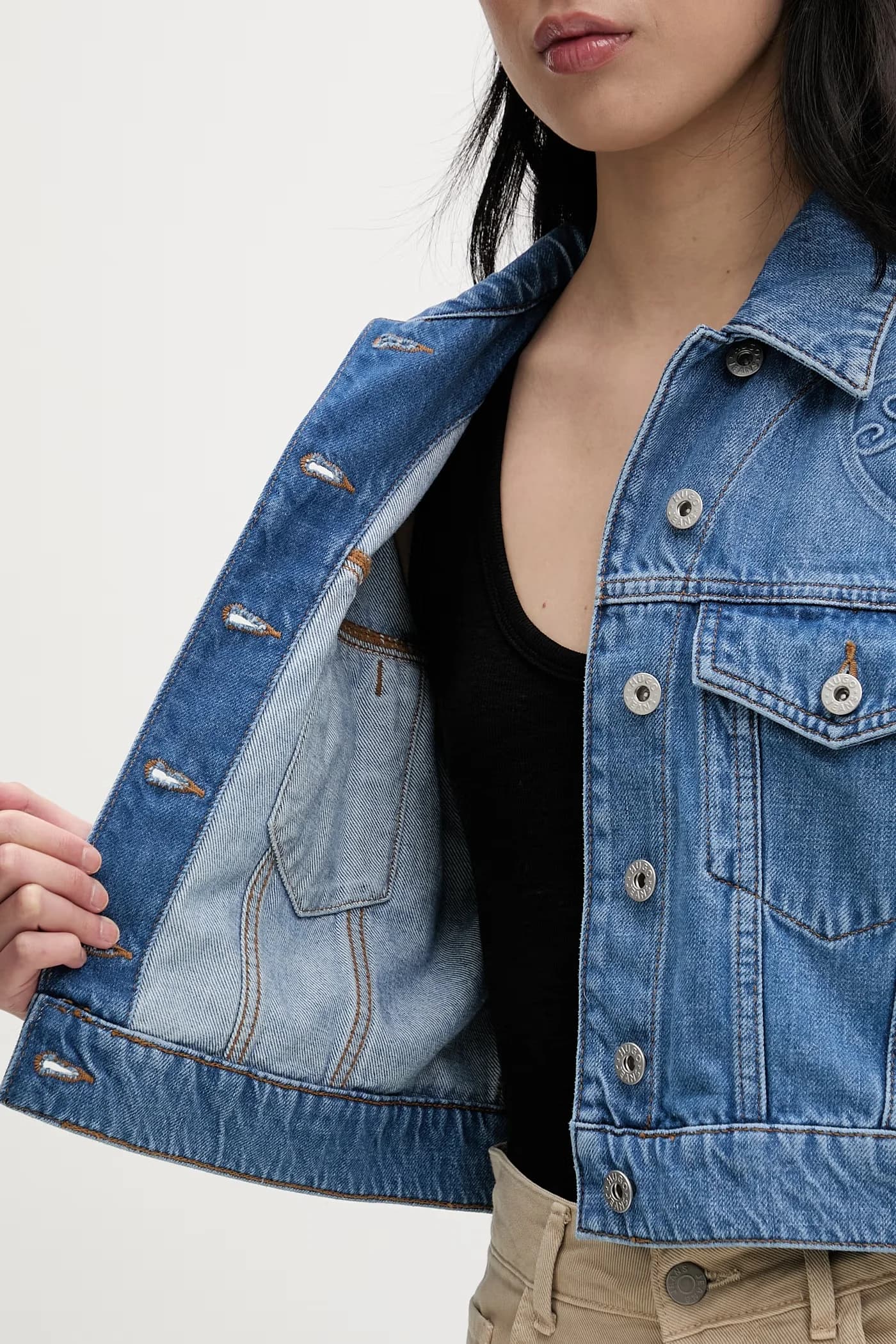 Женская джинсовая куртка - фото 6