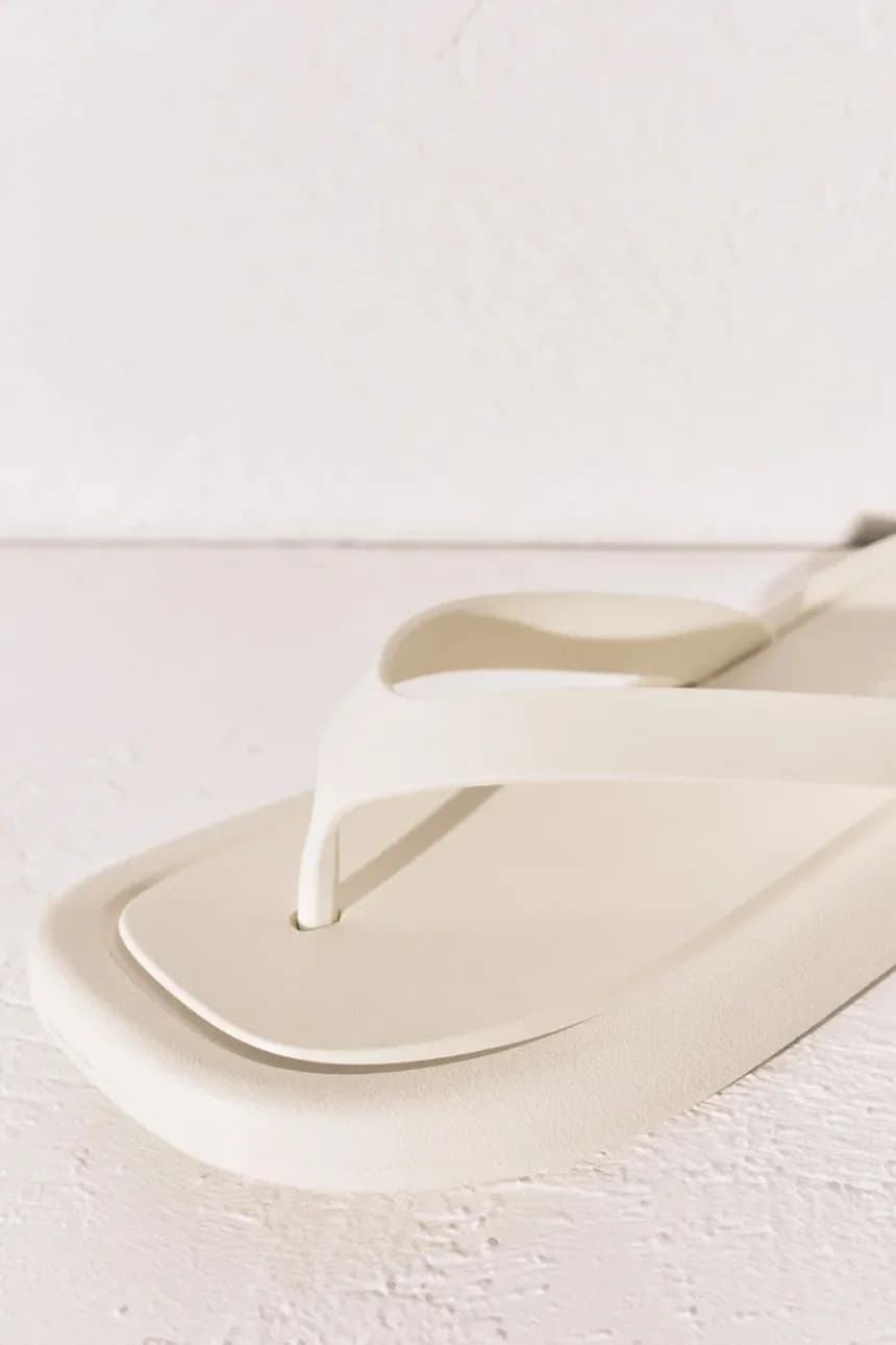 Женские шлепанцы на плоской подошве SI FLIP FLOP CREAM - фото 3