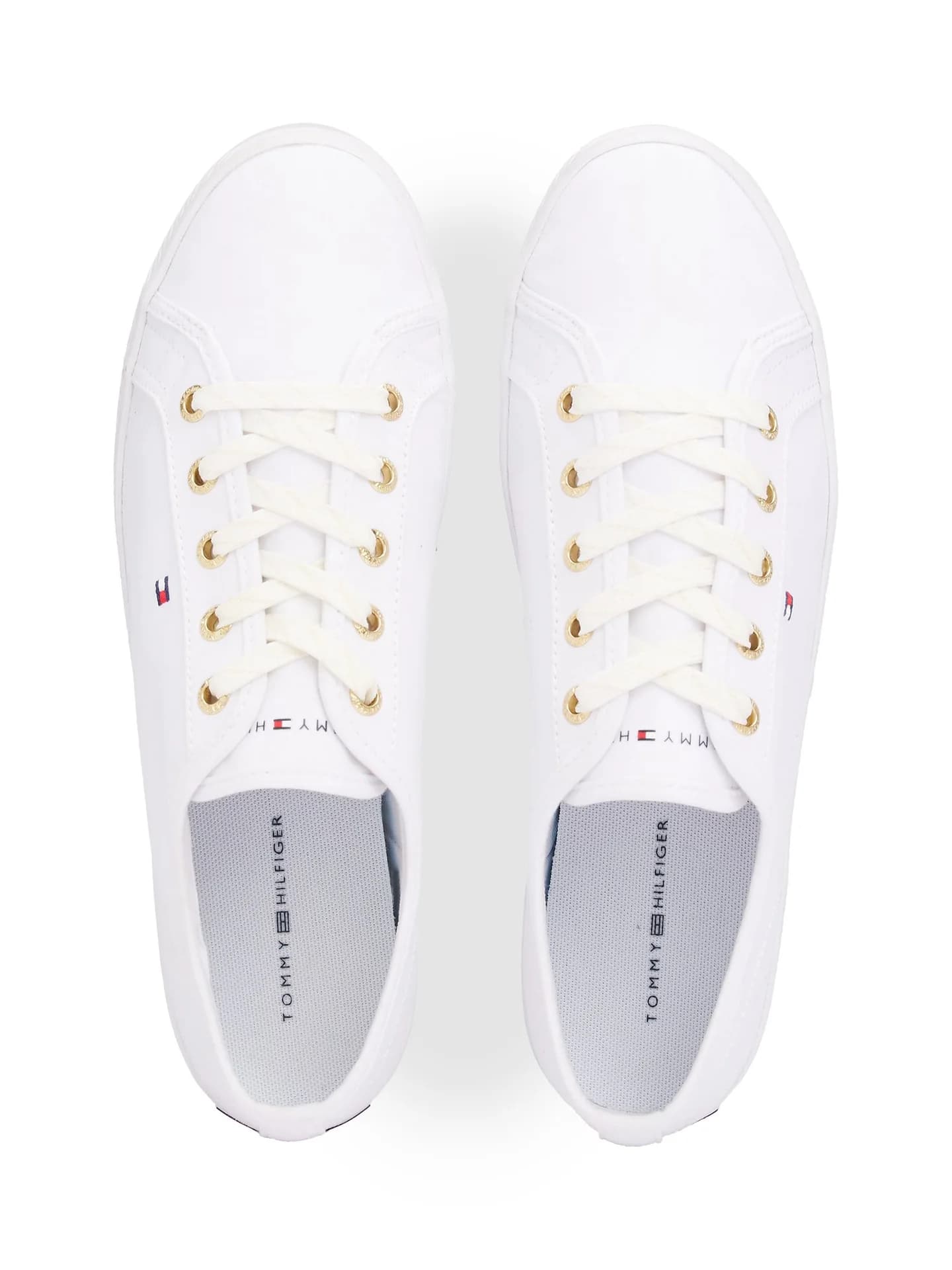 кроссовки на шнуровке - фото 4