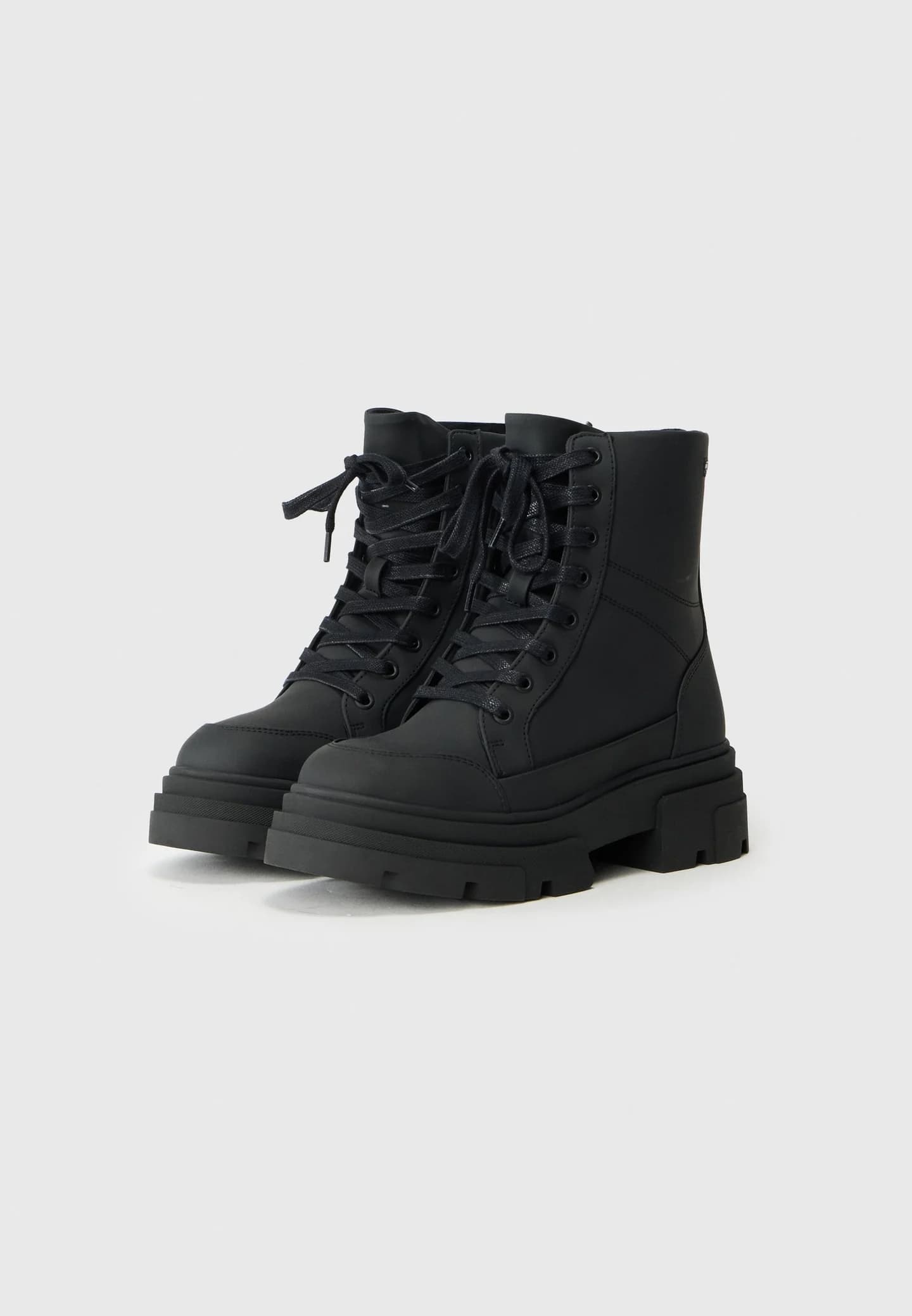 Ботильоны на шнуровке - фото 2