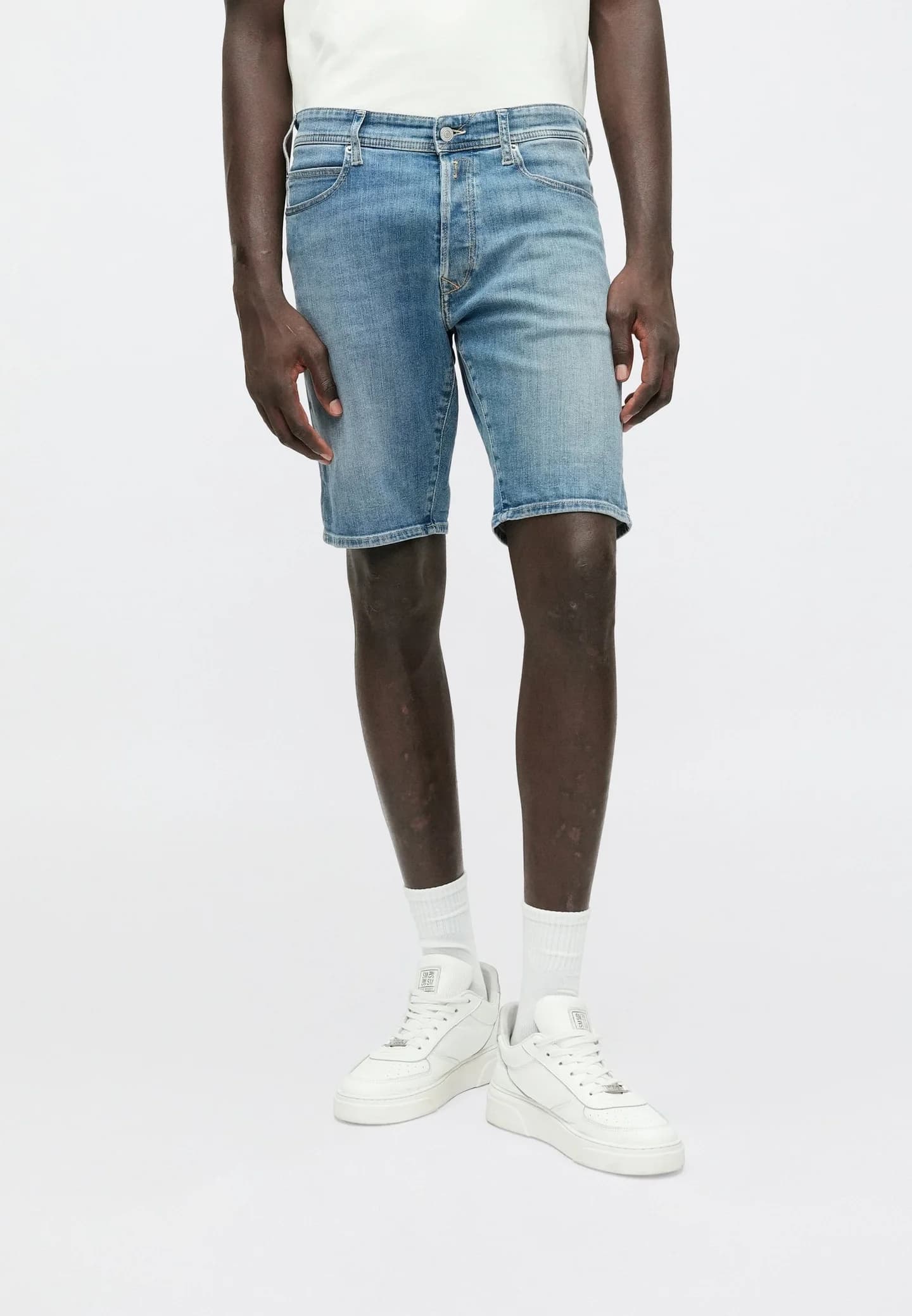 TAPERED DENIM SHORTS - Джинсовые шорты - фото 1