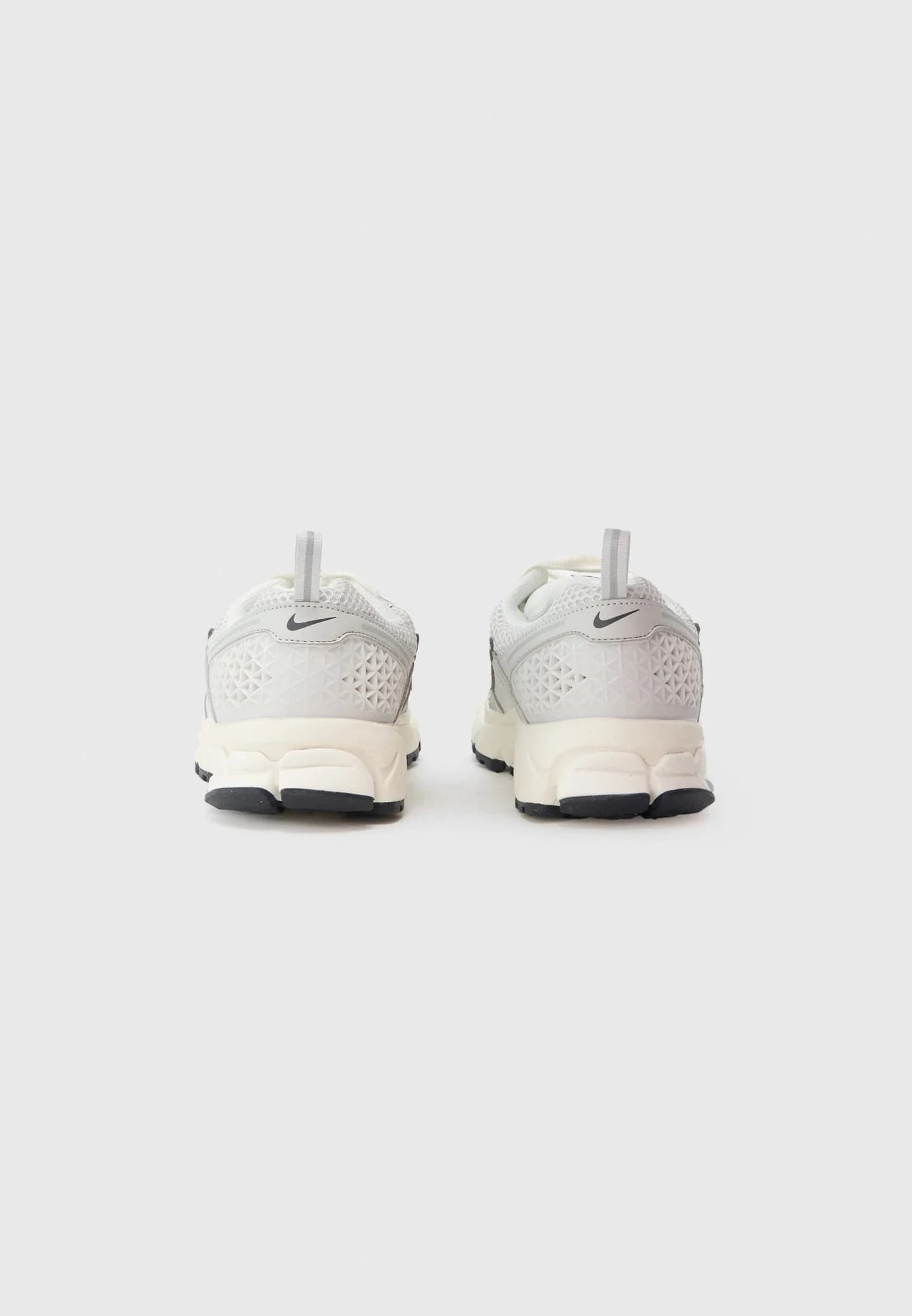 VOMERO 5 UNISEX - Кроссовки низкие - фото 3