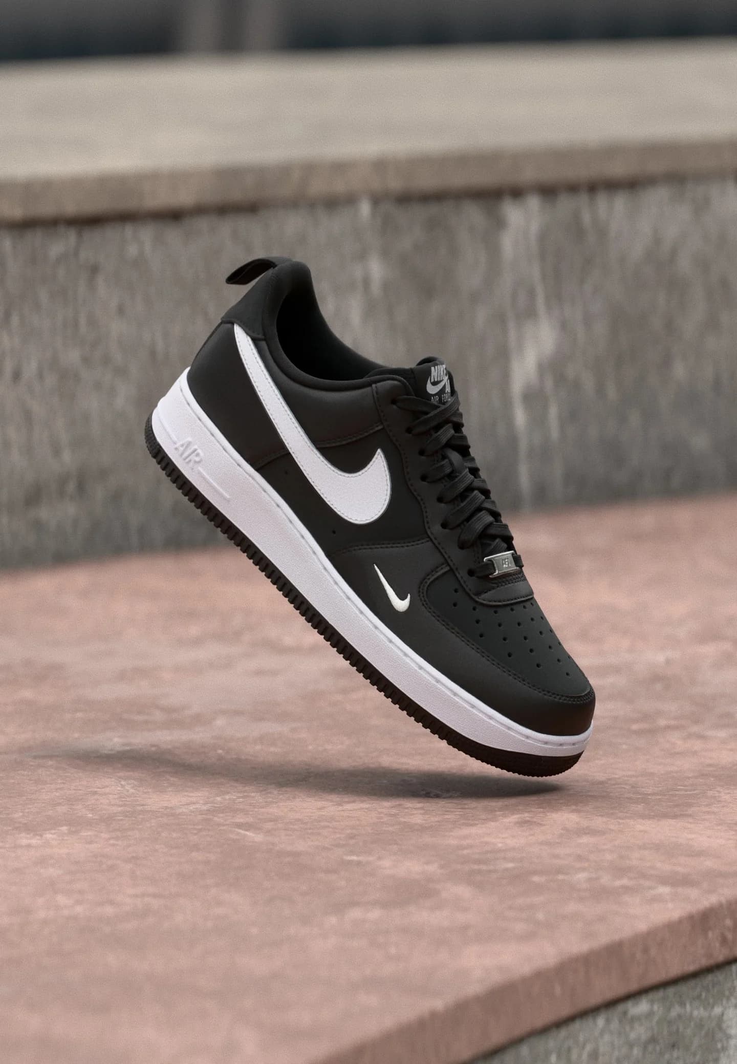 AIR FORCE 1 07 ESS+ - Кроссовки низкие - фото 1