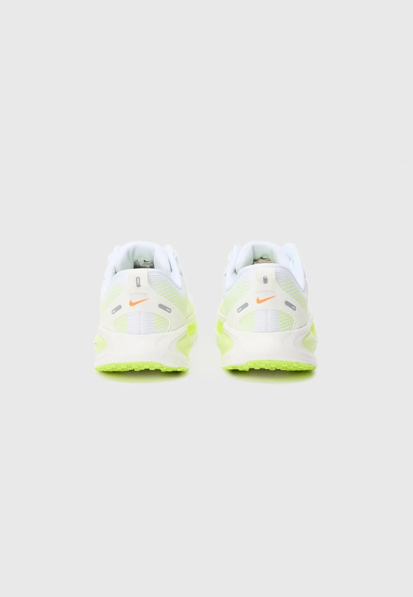 VOMERO 18 UNISEX - Кроссовки для бега для тренировок - фото 3