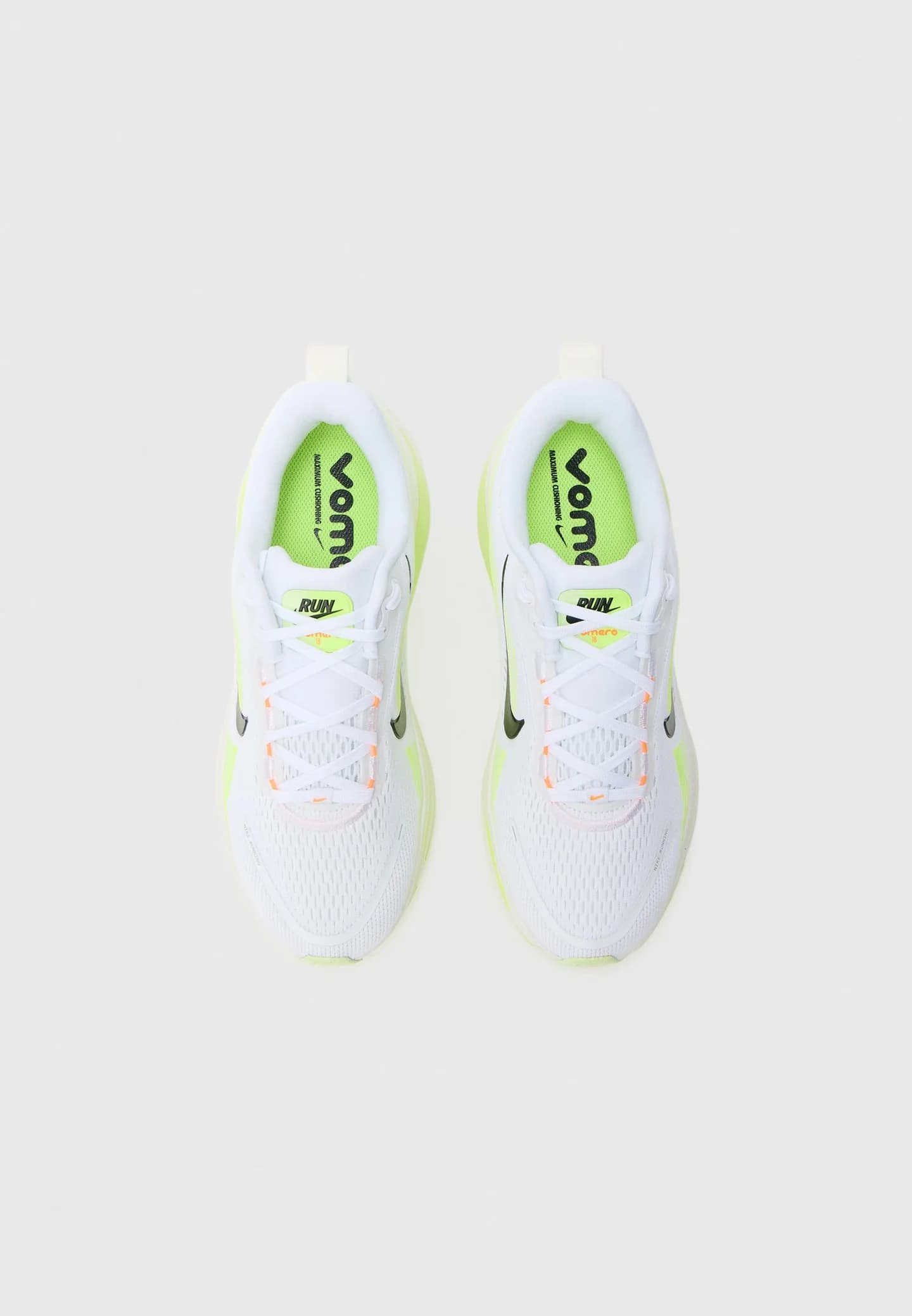 VOMERO 18 UNISEX - Кроссовки для бега для тренировок - фото 4