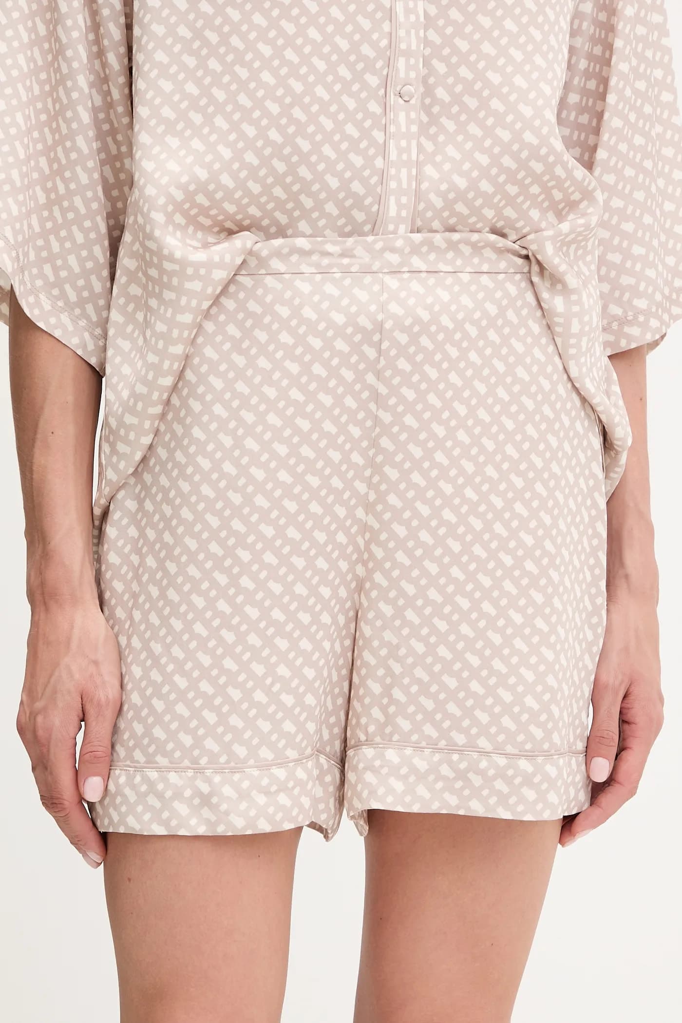 Сатиновые пижамные шорты AOP_Shorts