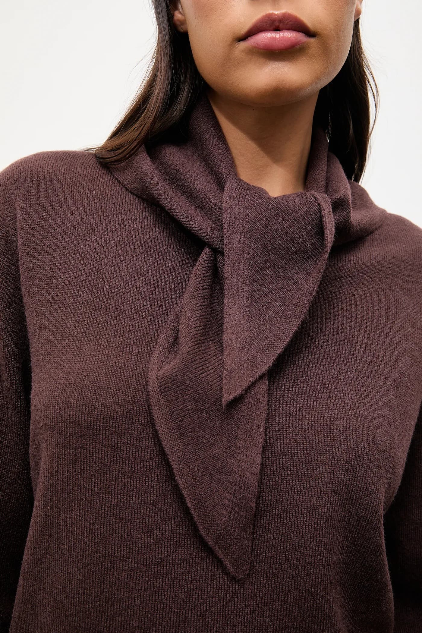 Свитер из мериносовой шерсти с шарфом - фото 5