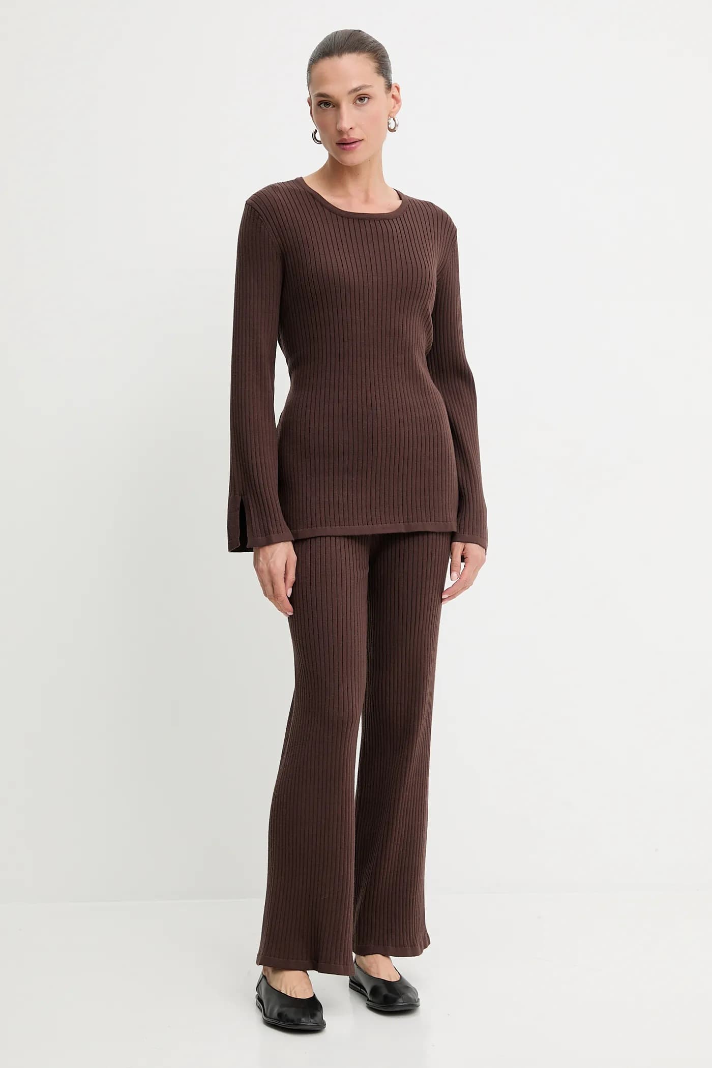 Свитер и брюки