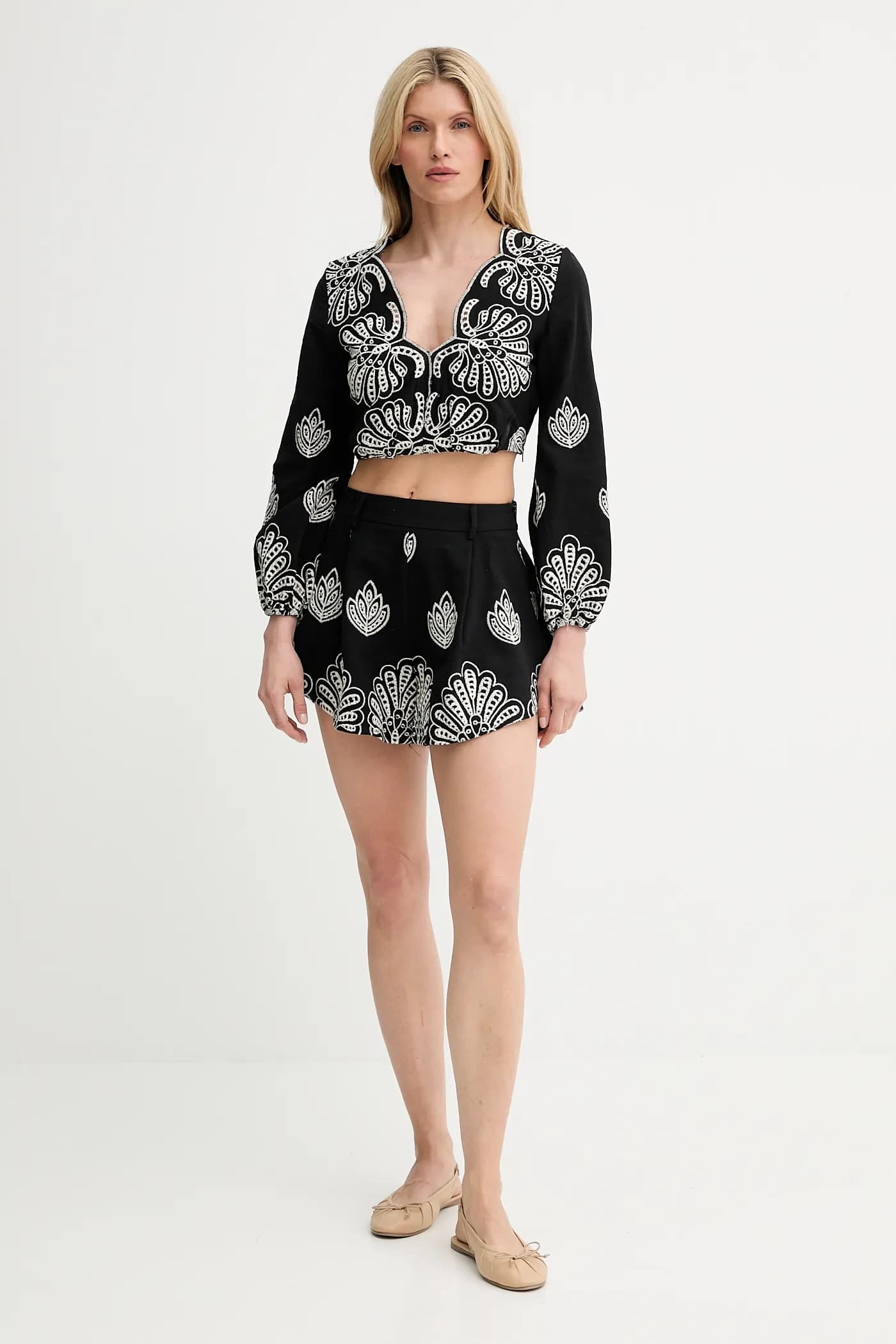 Блузка и шорты - фото 2