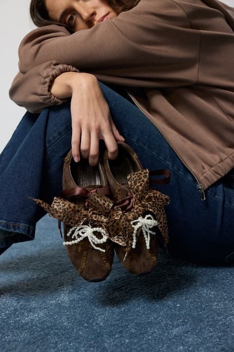 Замшевые кроссовки Answear.LAB SOFT LACE CHESTNUT