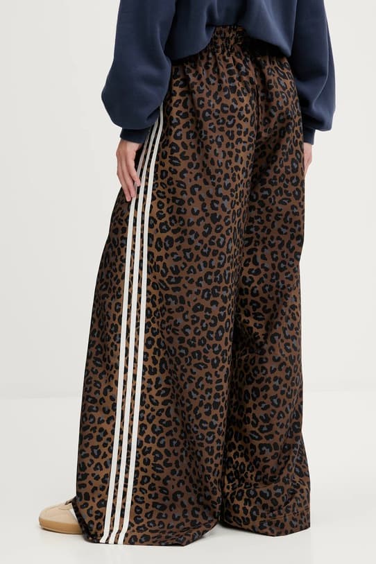 спортивные брюки adidas Originals - фото 4