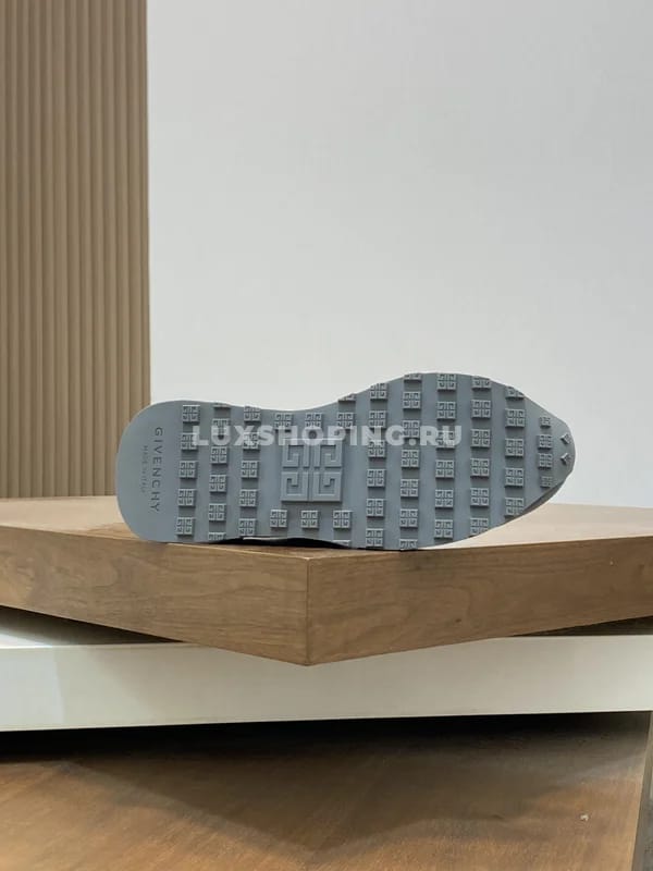 Кроссовки Givenchy серые - фото 3
