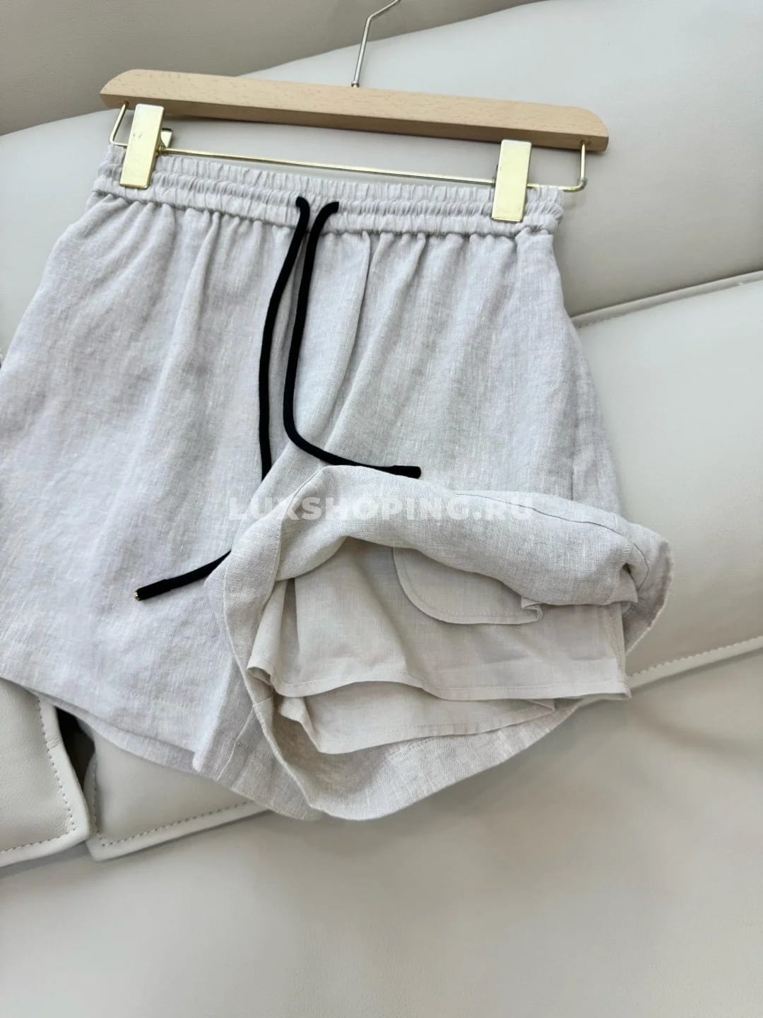 Zimmermann льняной костюм с шортами на завязках бежевый - фото 5