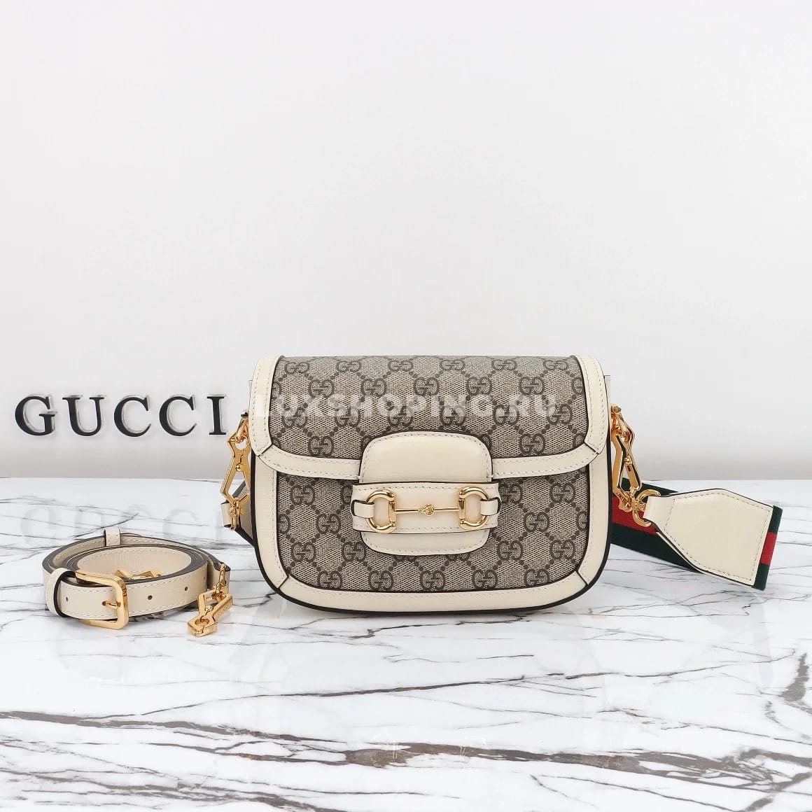 Gucci Horsebit Маленькая Сумка через плечо канва/беж
