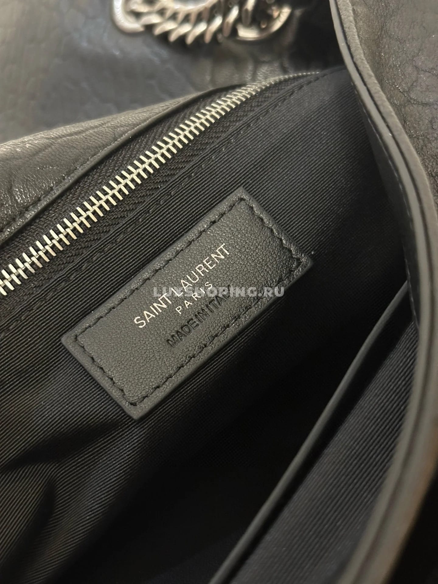 Saint Laurent Сумка Niki 28 см из мягкой овечьей кожи - фото 6