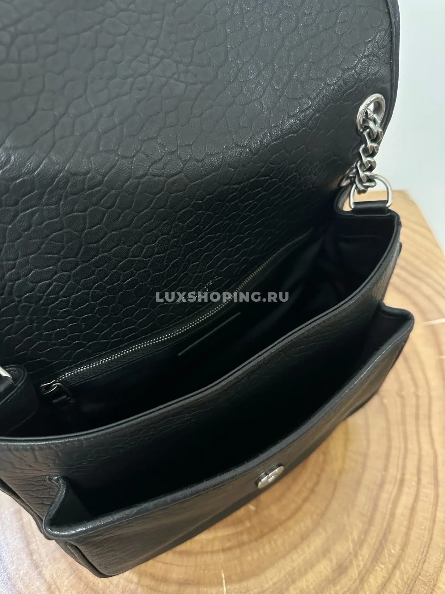 Saint Laurent Сумка Niki 28 см из мягкой овечьей кожи - фото 8