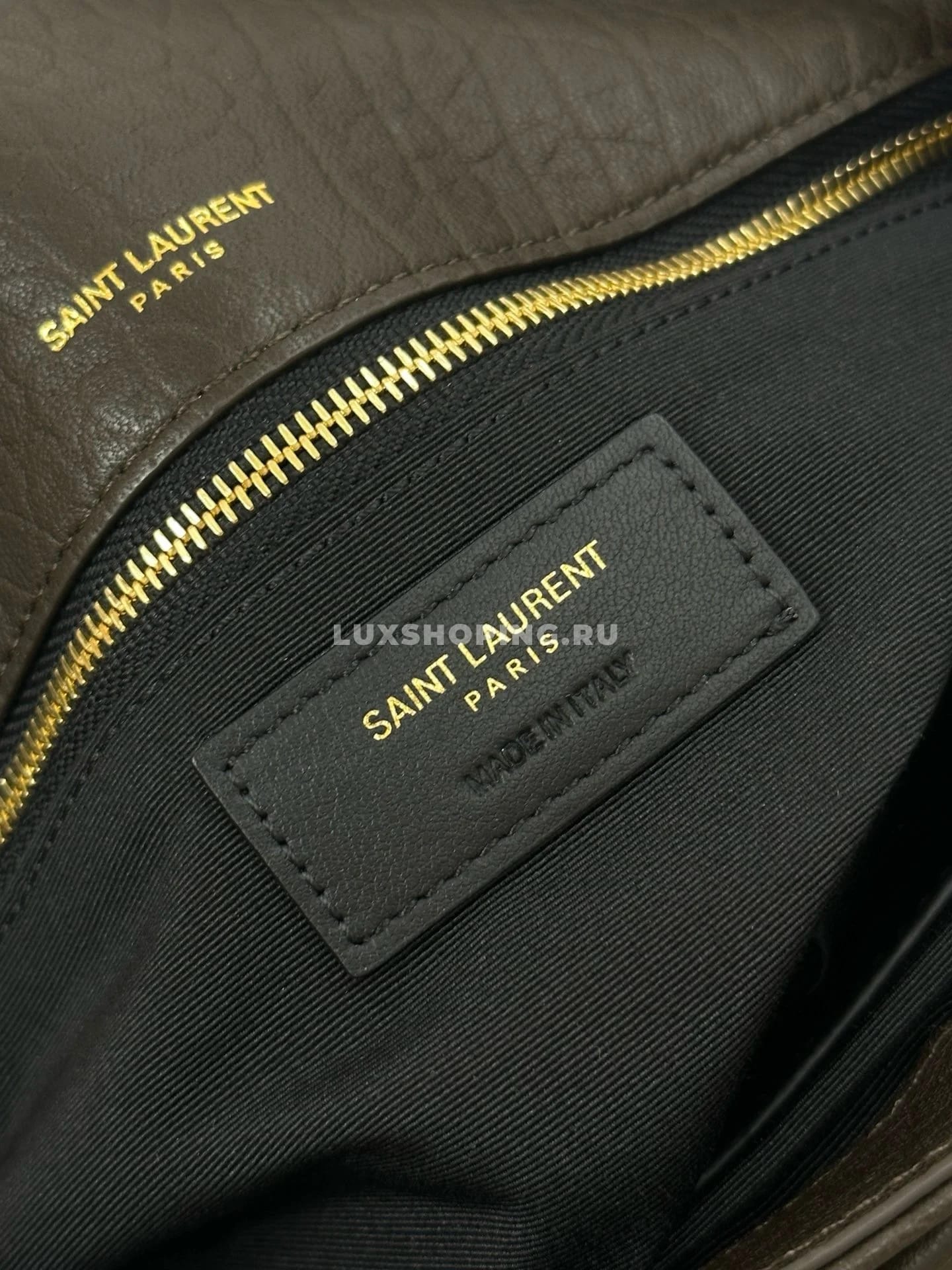 Saint Laurent Сумка Niki 28 см Gold из мягкой овечьей кожи - фото 7