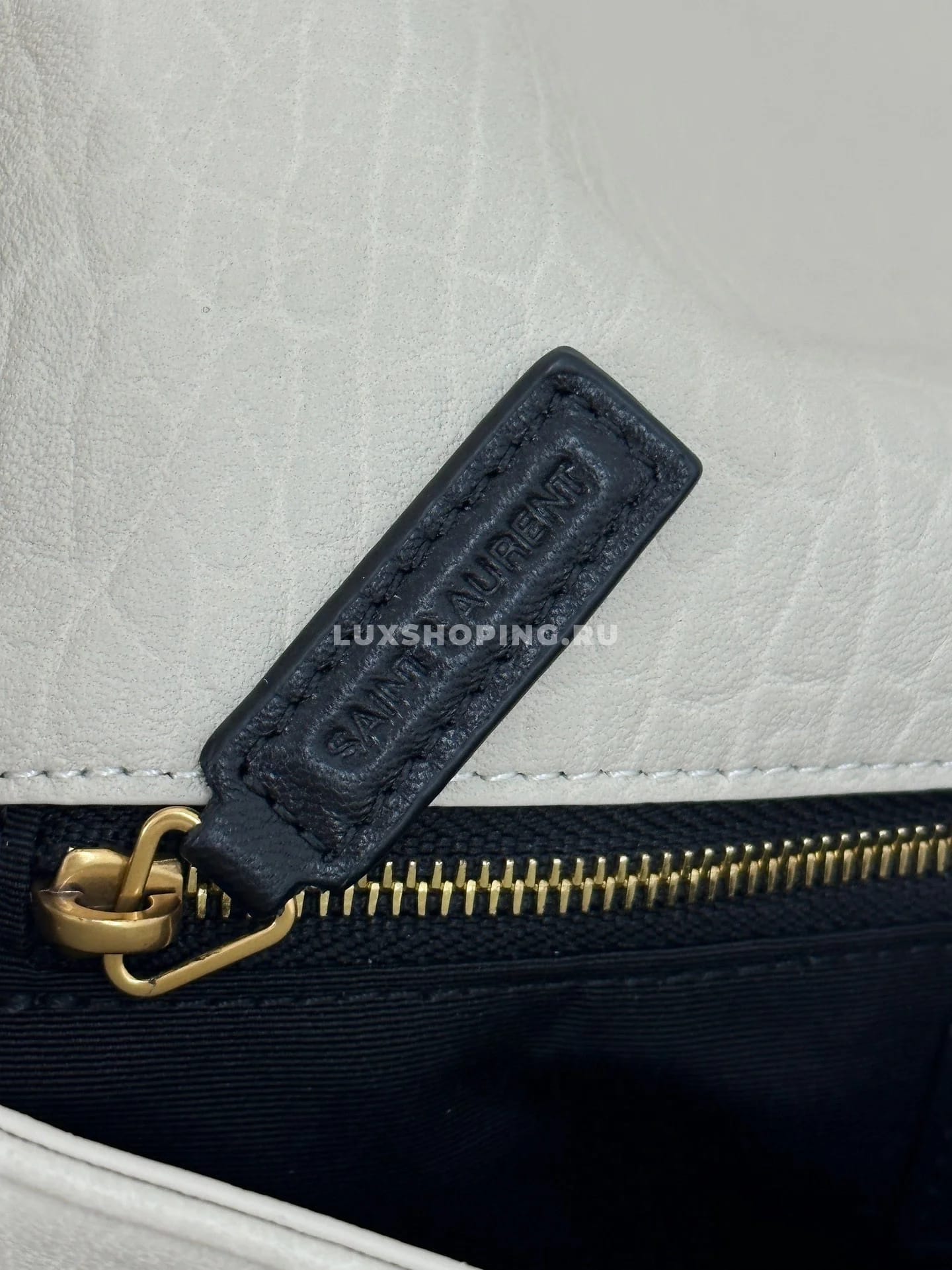Saint Laurent Сумка Niki 28 см из мягкой овечьей кожи Белая - фото 11